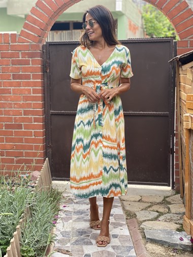 Yeşil Renkli Önü Düğmeli Kuşaklı  Kadın Elbise