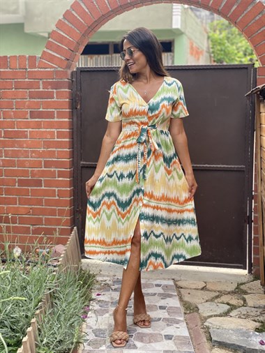 Yeşil Renkli Önü Düğmeli Kuşaklı  Kadın Elbise