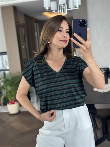 Yeşil Siyah Sim Çizgili V Yaka Kısa Yarasa Kol Basic Kadın T-Shirt