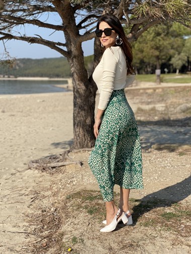 Yeşil Yırtmaçlı Desenli Etek