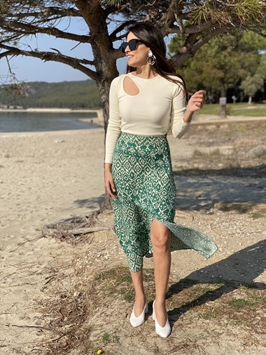 Yeşil Yırtmaçlı Desenli Etek