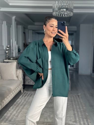Zümrüt Düşük Omuzlu Oversize Kadın Gömlek