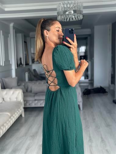 Zümrüt Gofre Sırtı Lastik Bağlamalı Midi Boy Kadın Elbise
