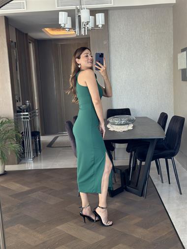 Zümrüt Yeşili Yüzücü Yaka Gül Detay Yırtmaçlı Kadın Elbise