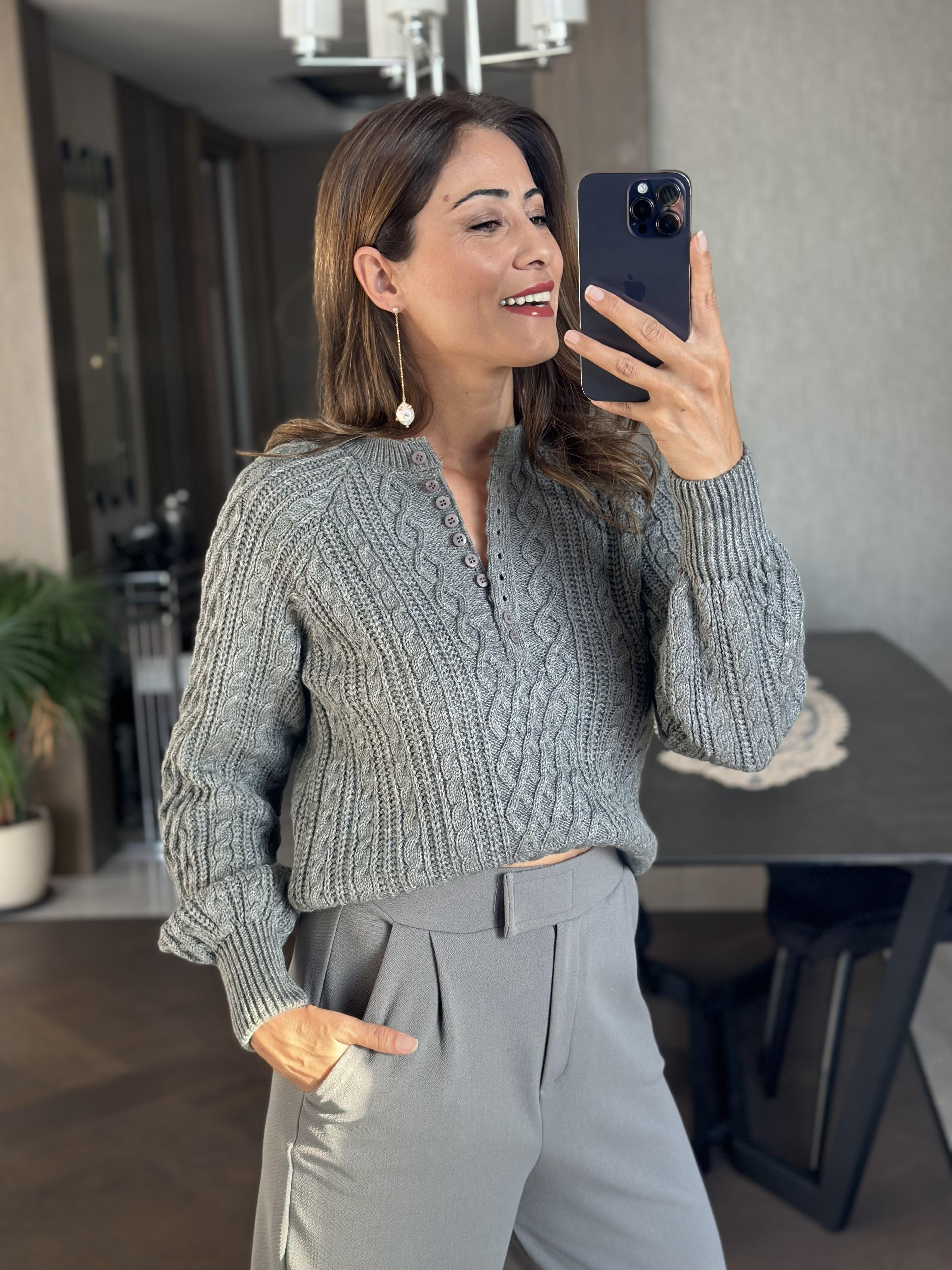 Antrasit On Düğmeli Saç Örgü Kadın Triko Kazak