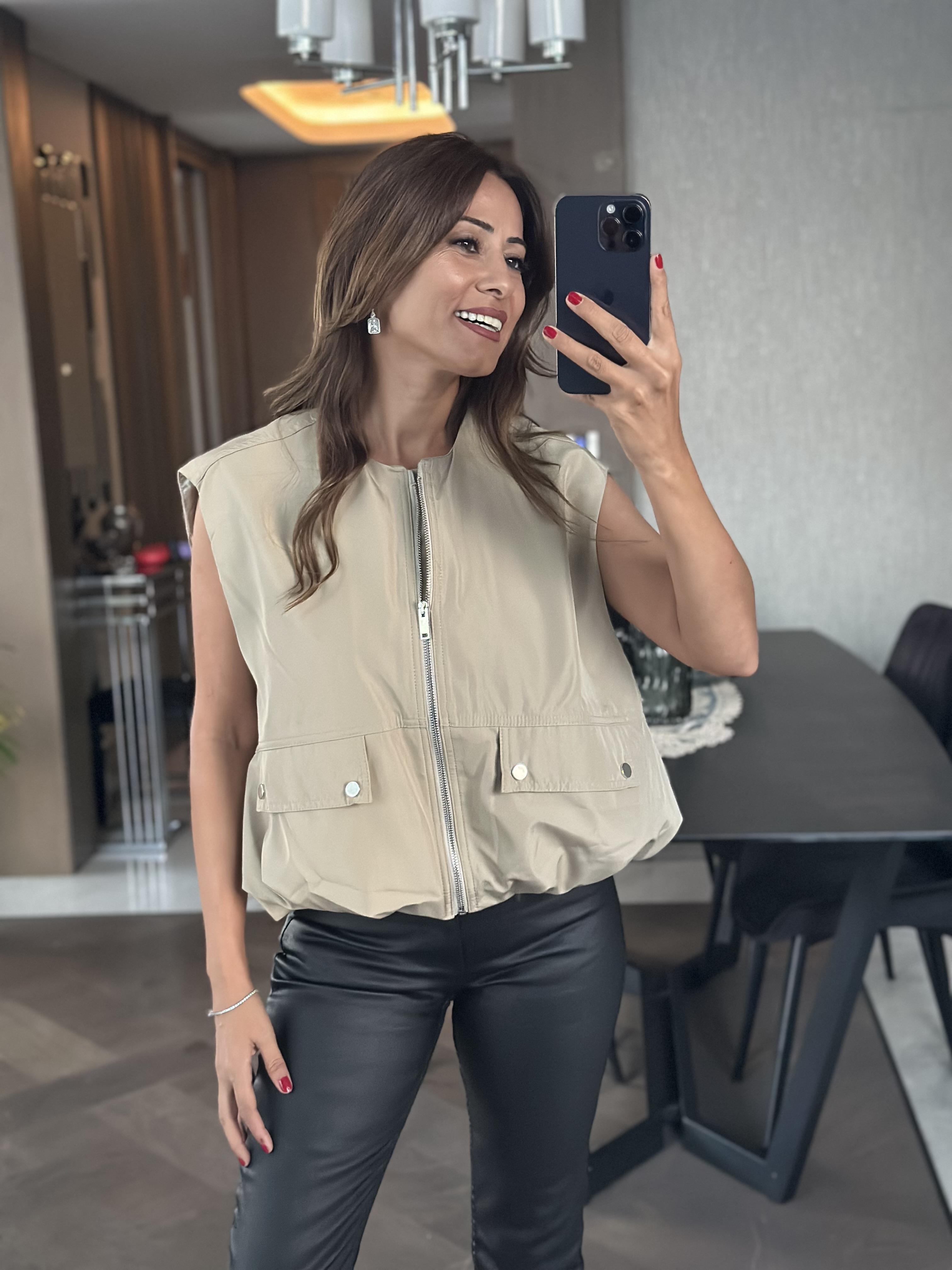 Bej Balon Model Sıfır Kol Fermuarlı Kadın Yelek