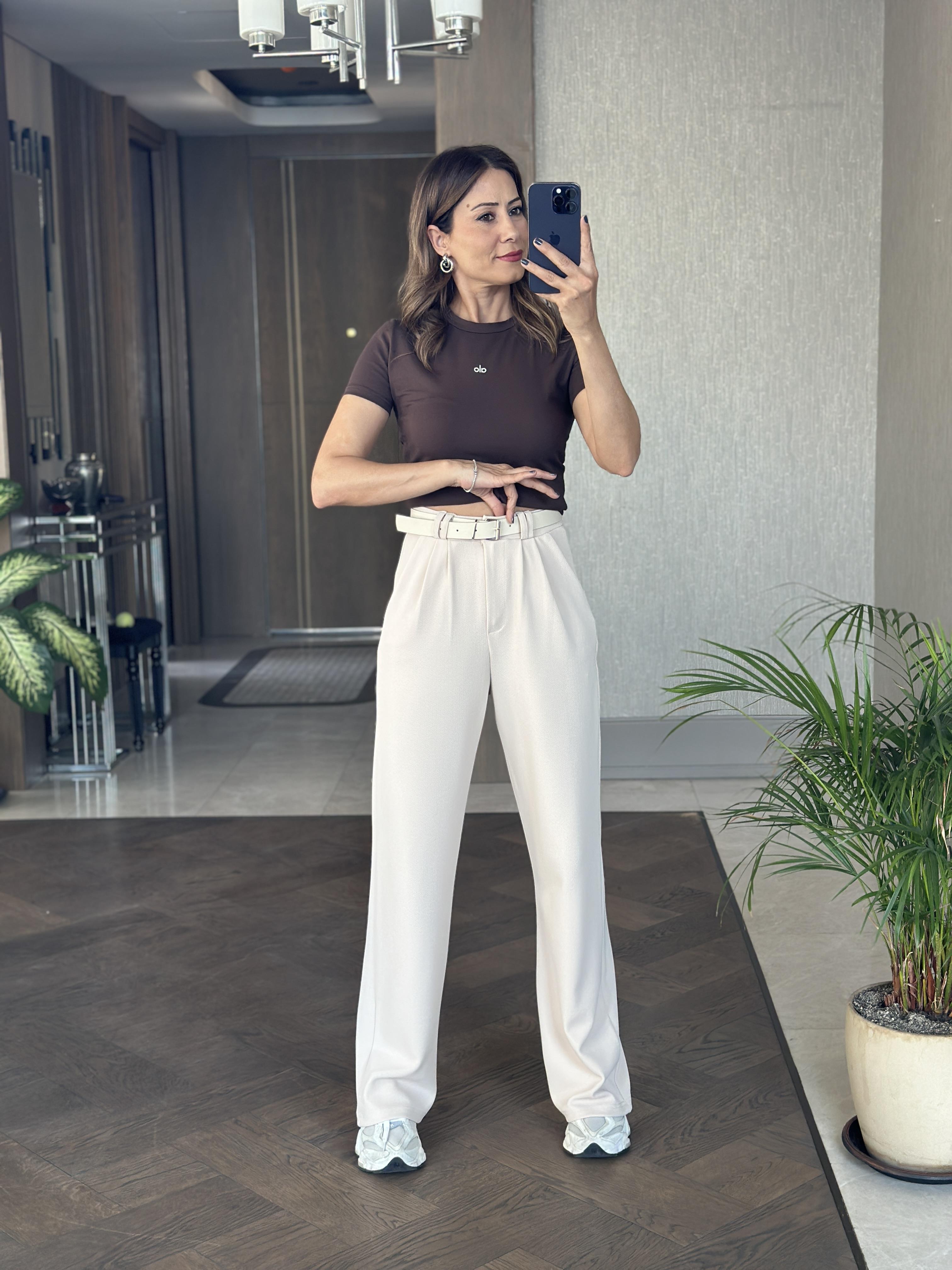 Bej Çift Pileli Kemerli Likralı Krep Kadın Pantolon