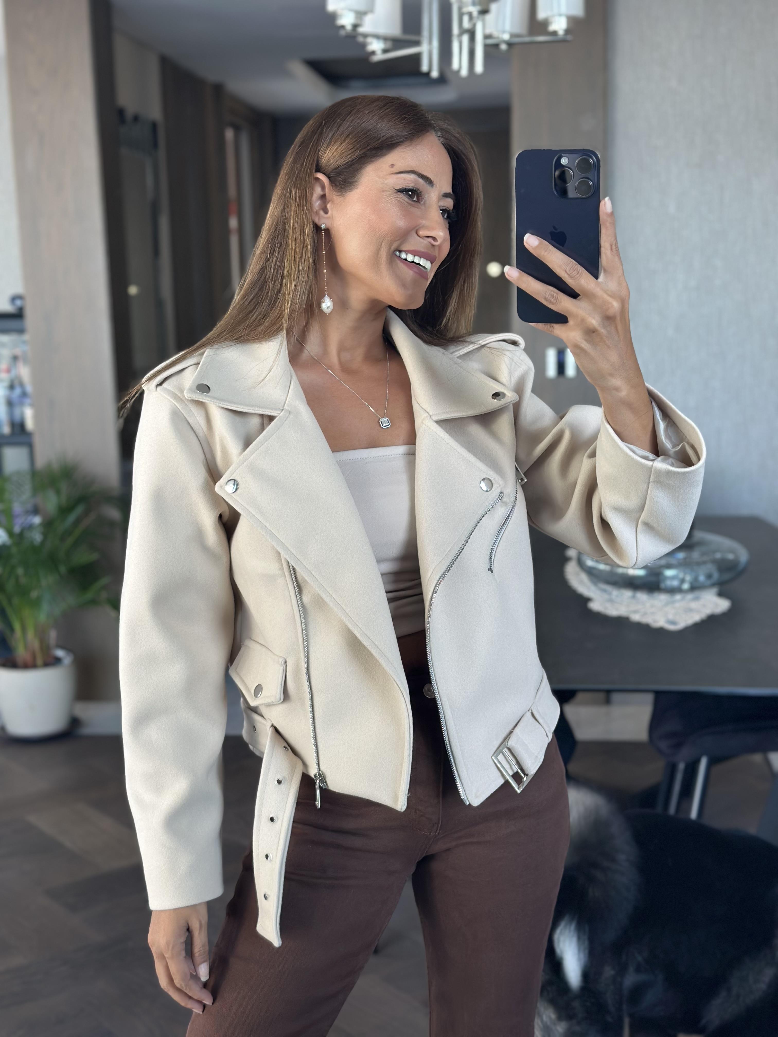 Bej Fermuarlı Motorcu Kısa Kadın Kaşe Ceket