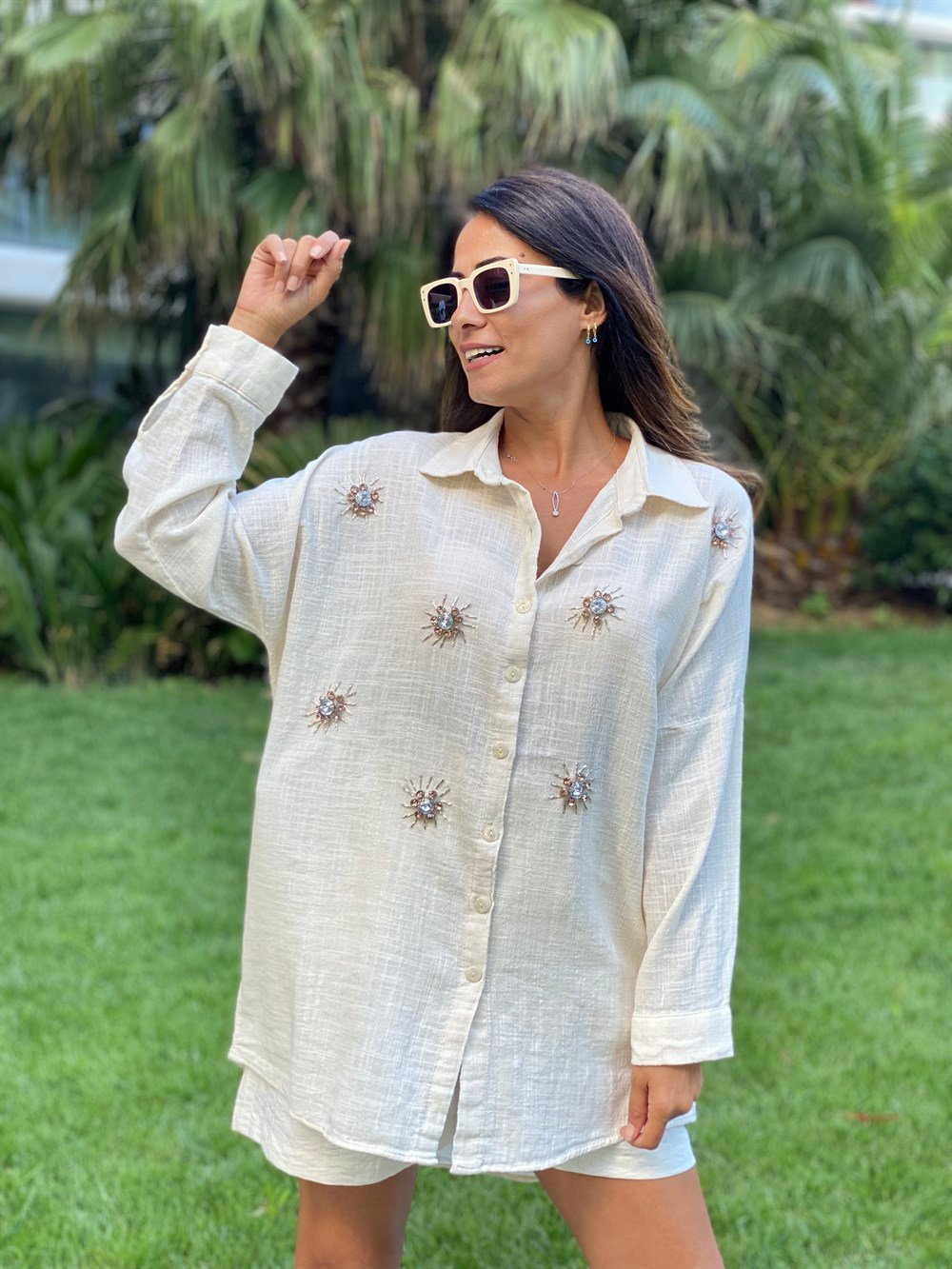 Bej İşlemeli Oversize Kadın Gömlek