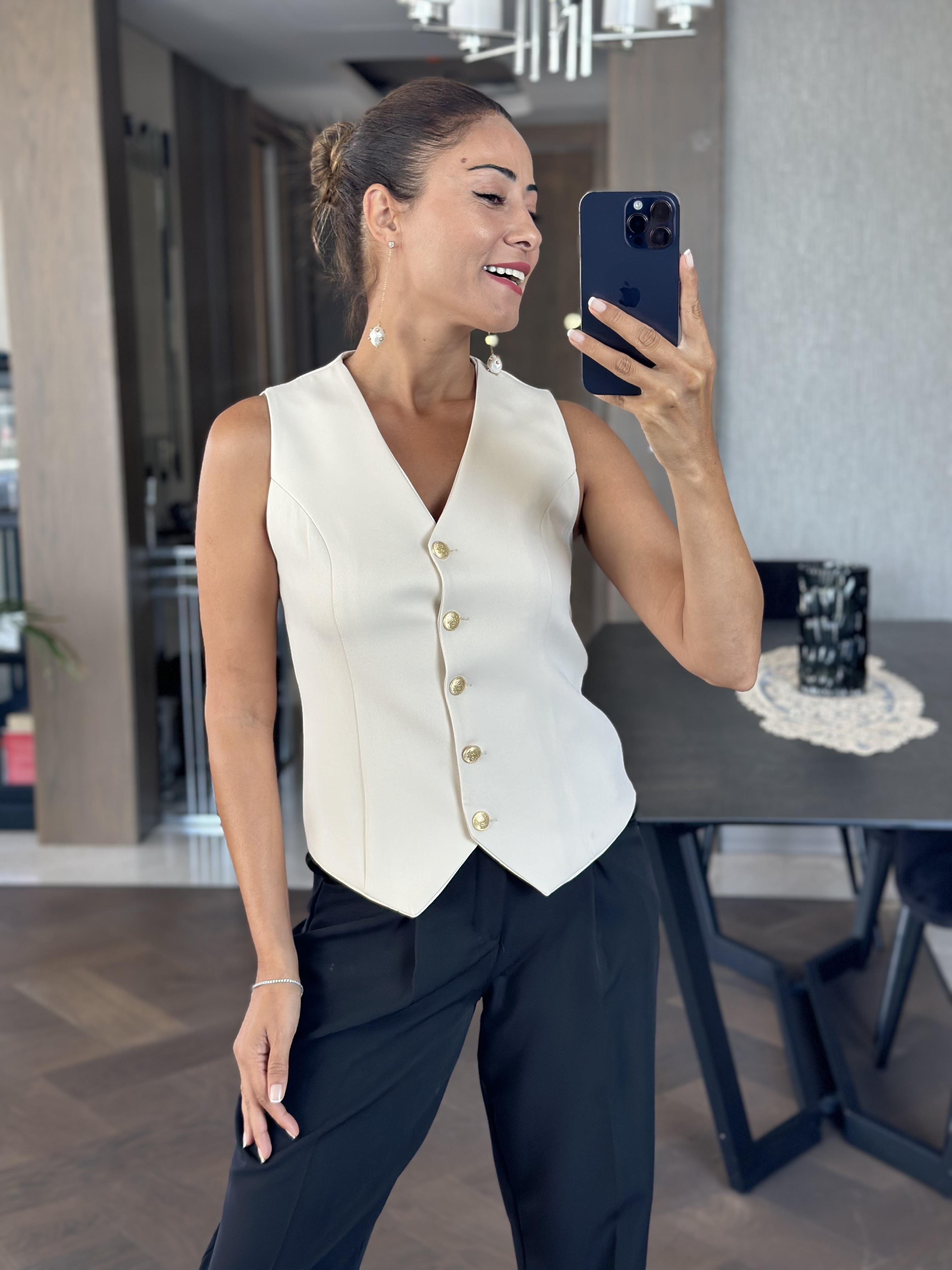 Bej Orjinal Marka Beş Gold Düğmeli Astarlı Kadın Yelek