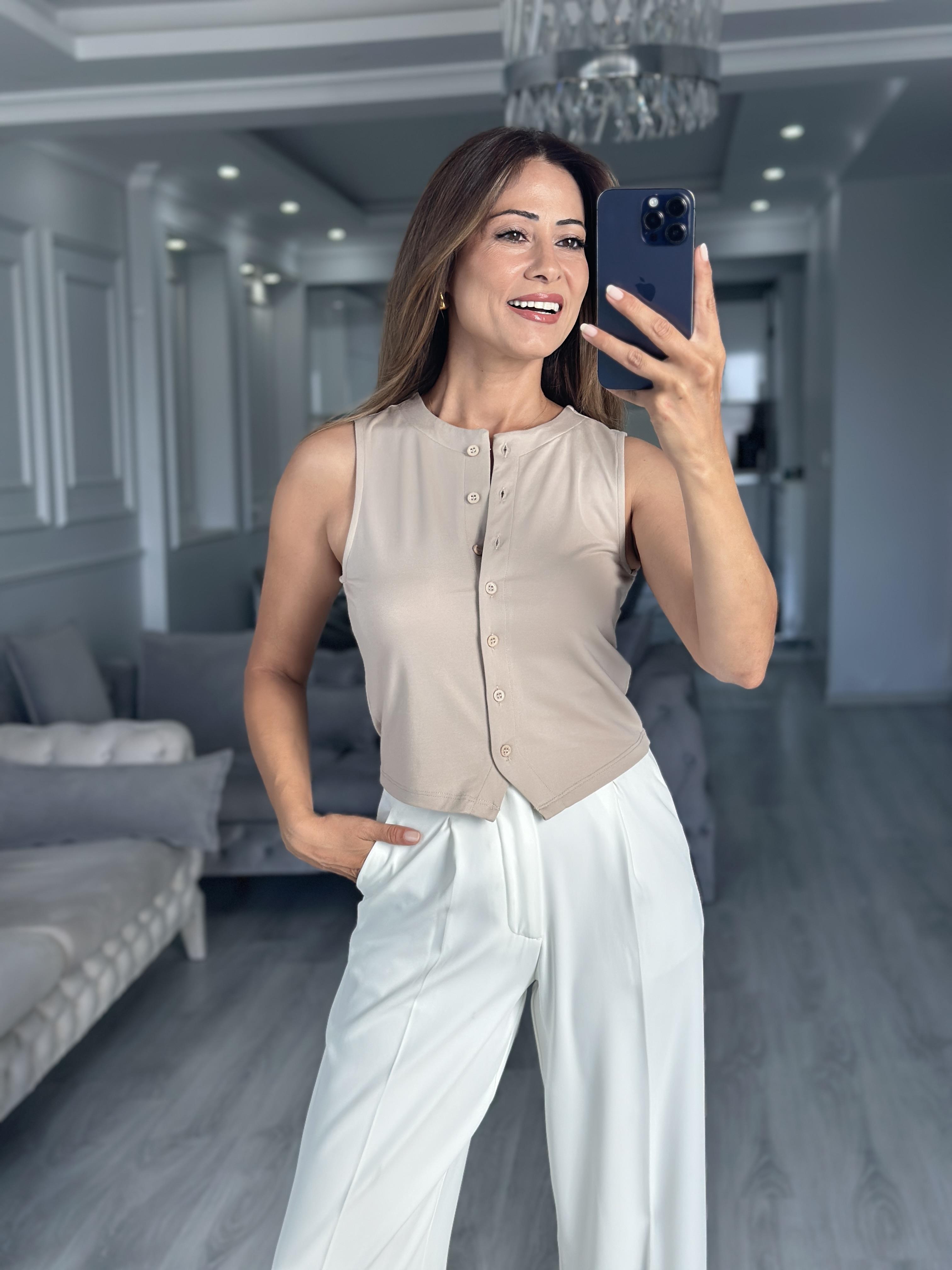 Bej Sıfır Kol Düğmeli Bisiklet Yaka Kadın Yelek