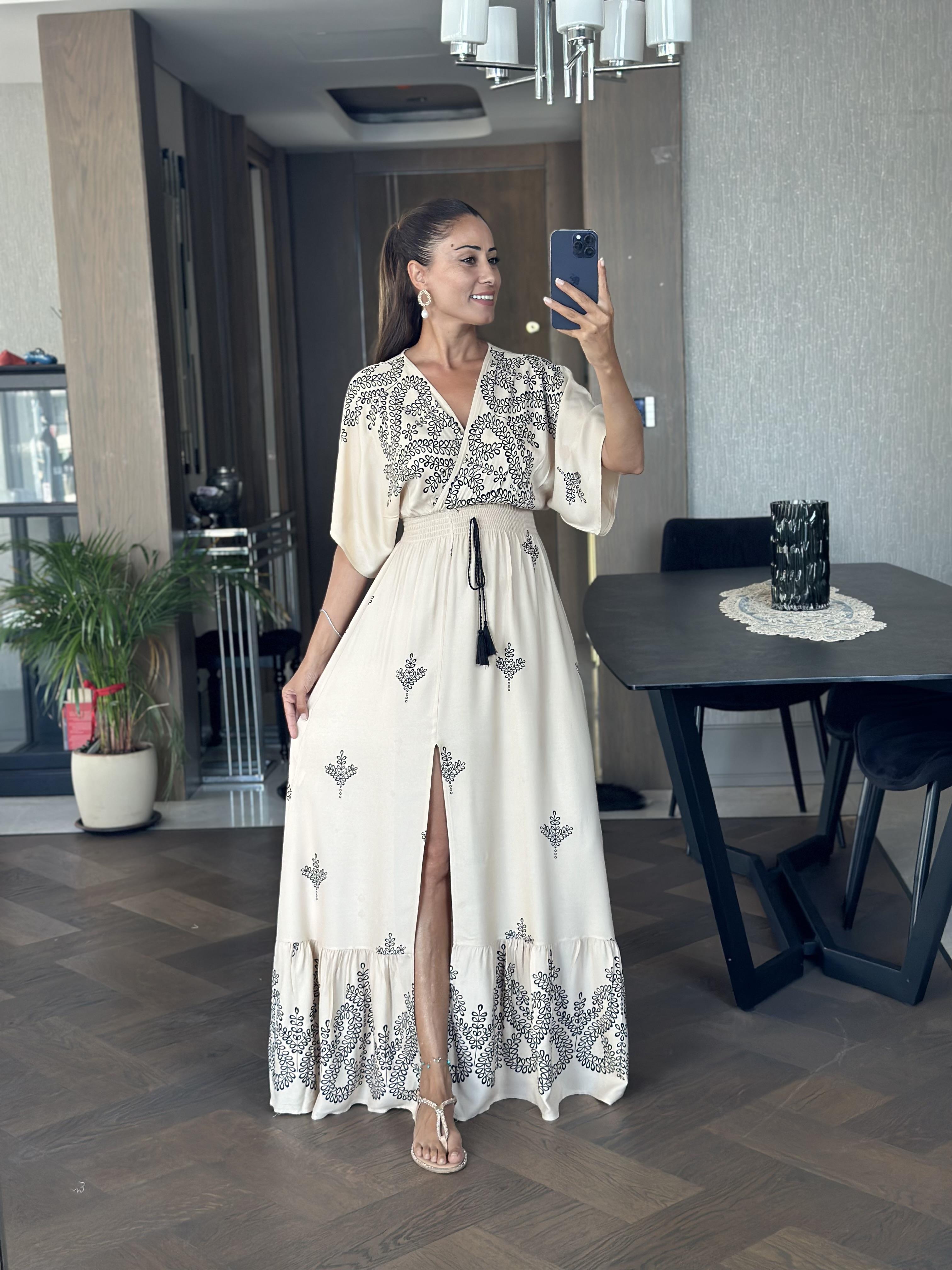 Bej Siyah Desenli Beli Lastikli Önü Yırtmaçlı Midi Boy Viskon Kadın Elbise 