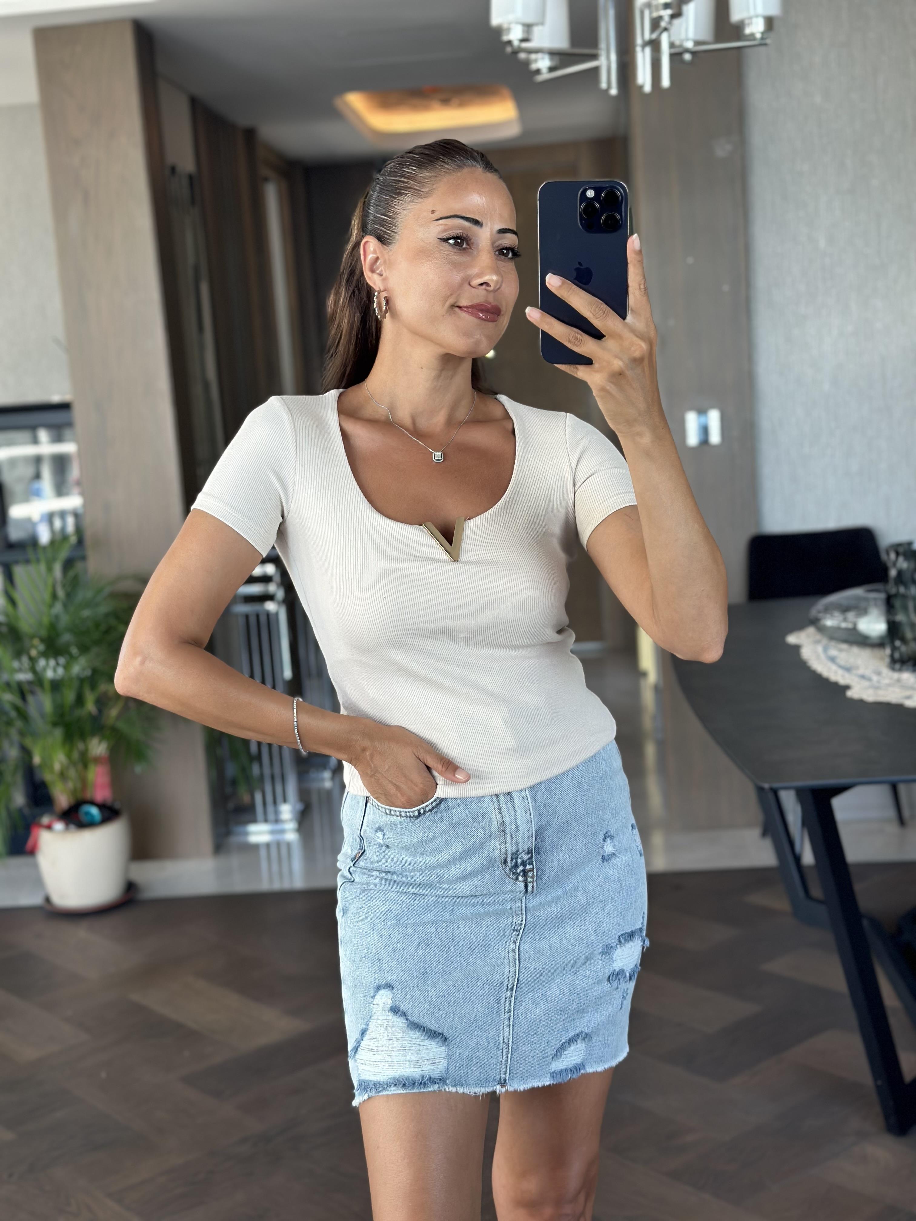Bej U Yaka Kısa Kol Gold V Demirli Kaşkorse Kadın Body