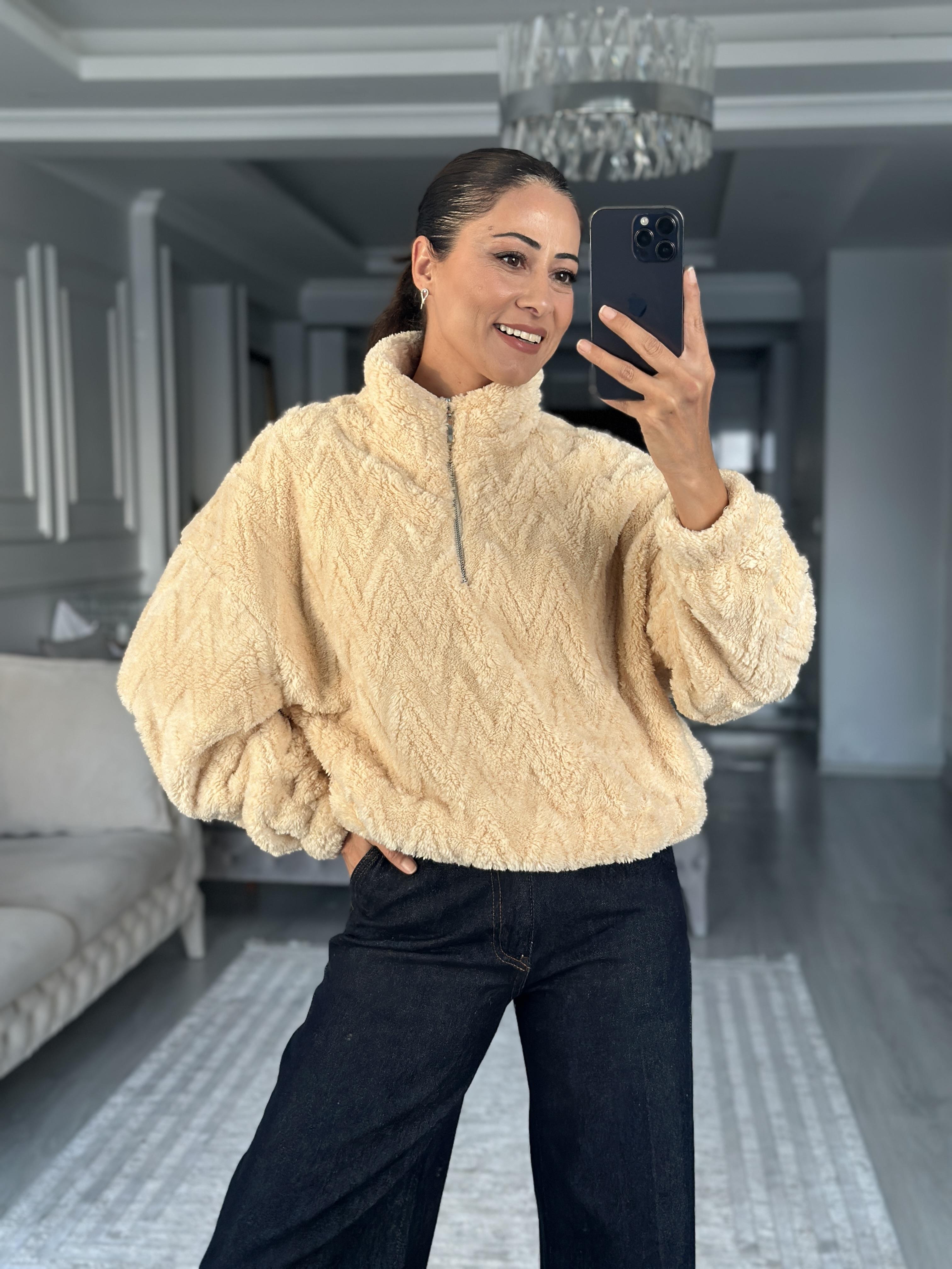 Bej Zikzak Desenli Yarım Fermuarlı  Peluş Kadın Sweatshirt