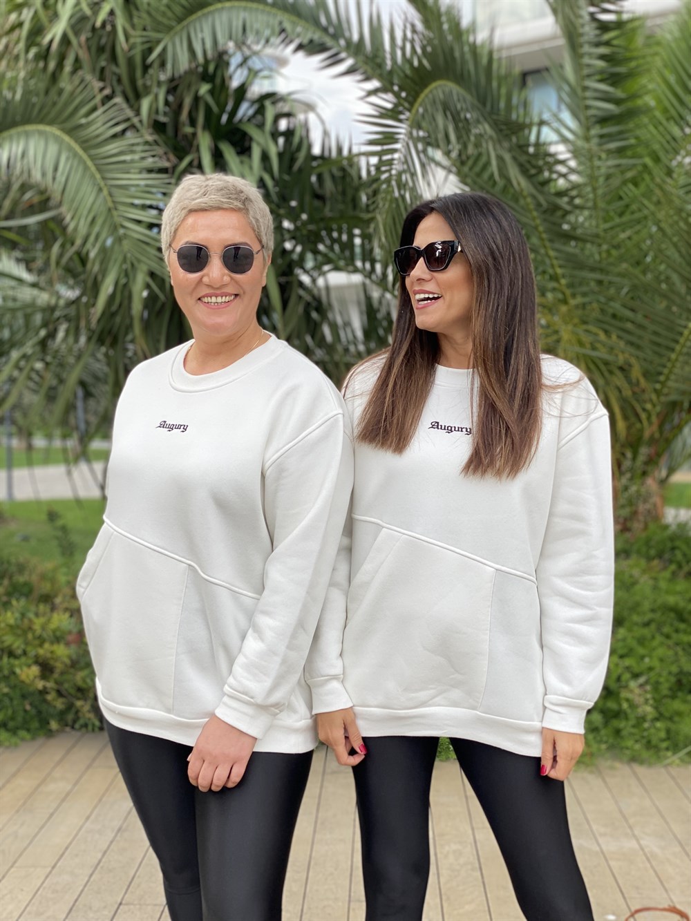 Beyaz Bisiklet Yaka Tek Cepli Kadın Sweatshirt