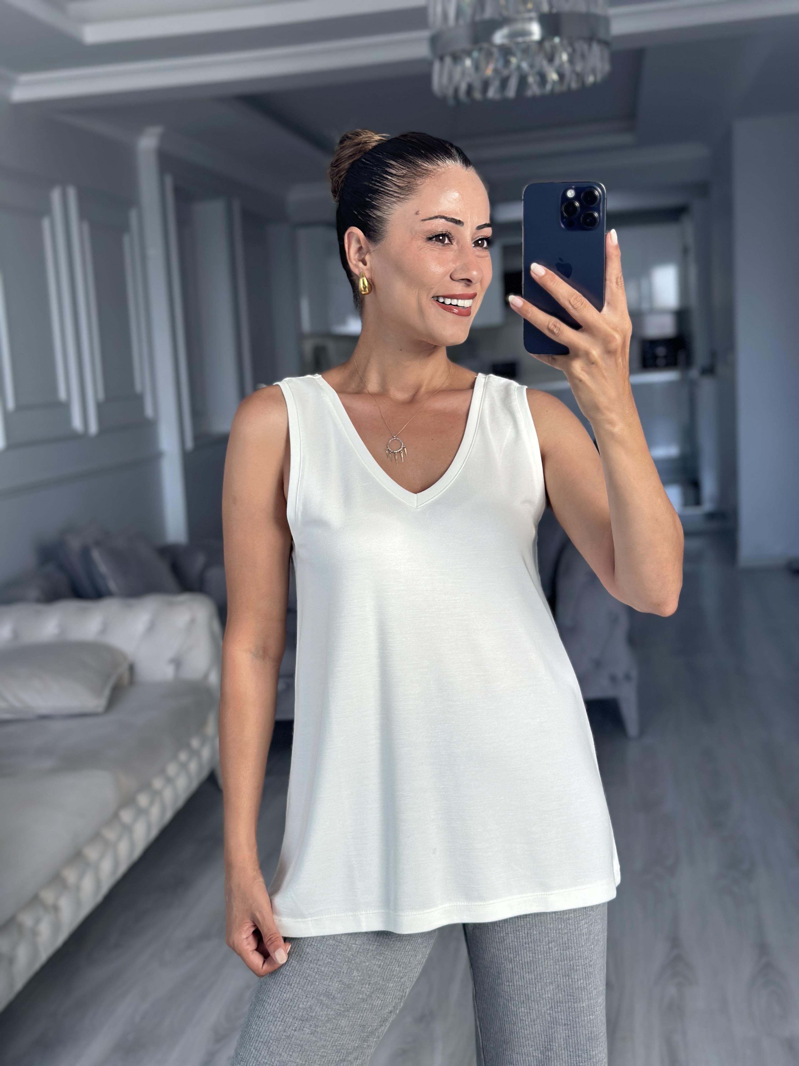 Beyaz Kolsuz Ön Arka V Yaka Kadın Bluz