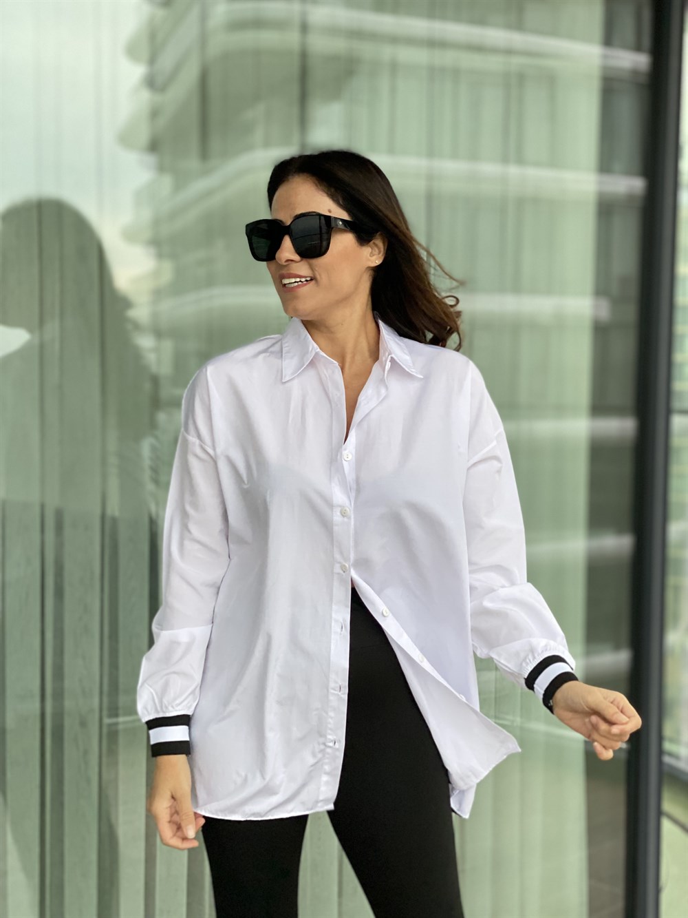 Beyaz Lastik Detaylı Oversize Gömlek