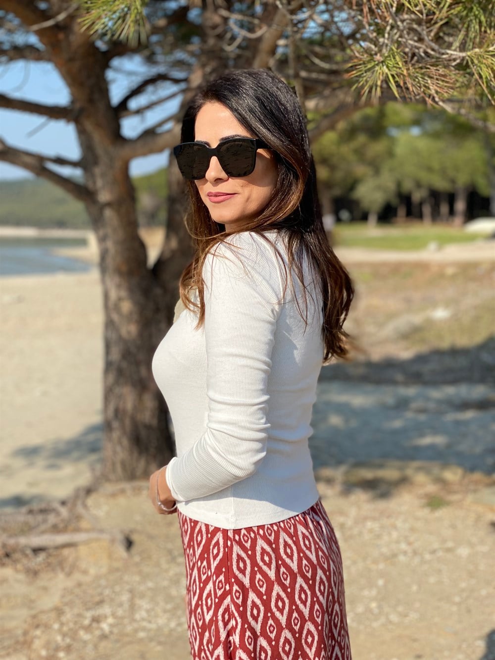 Beyaz Pencere Detay Kaşkorse Bluz