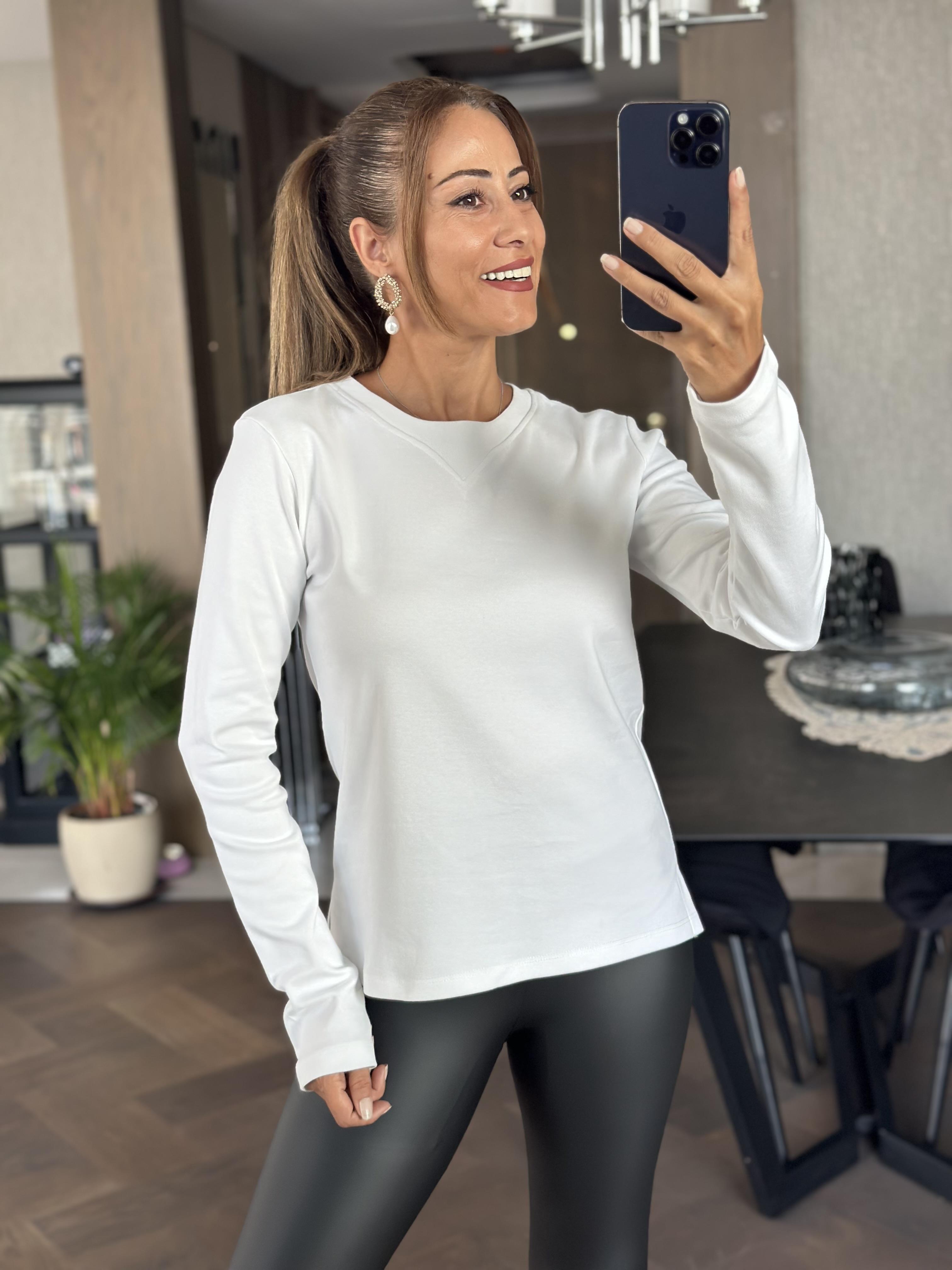 Beyaz Uzun Kollu Yakası Ribanalı Basic Kadın T-Shirt