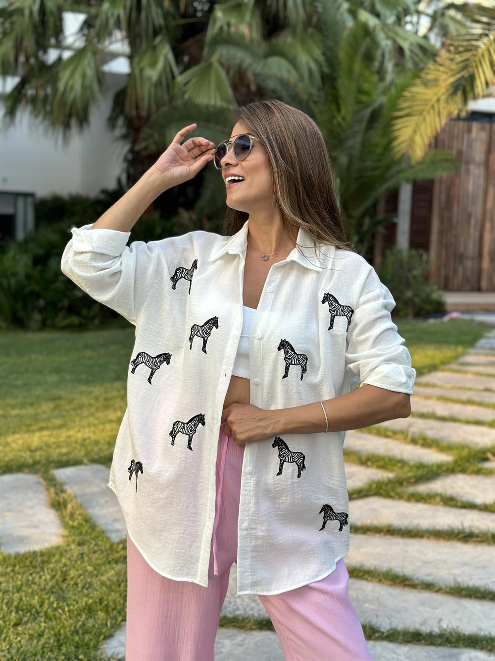 Beyaz Zebra Nakışlı Keten Aerobin Kadın Gömlek