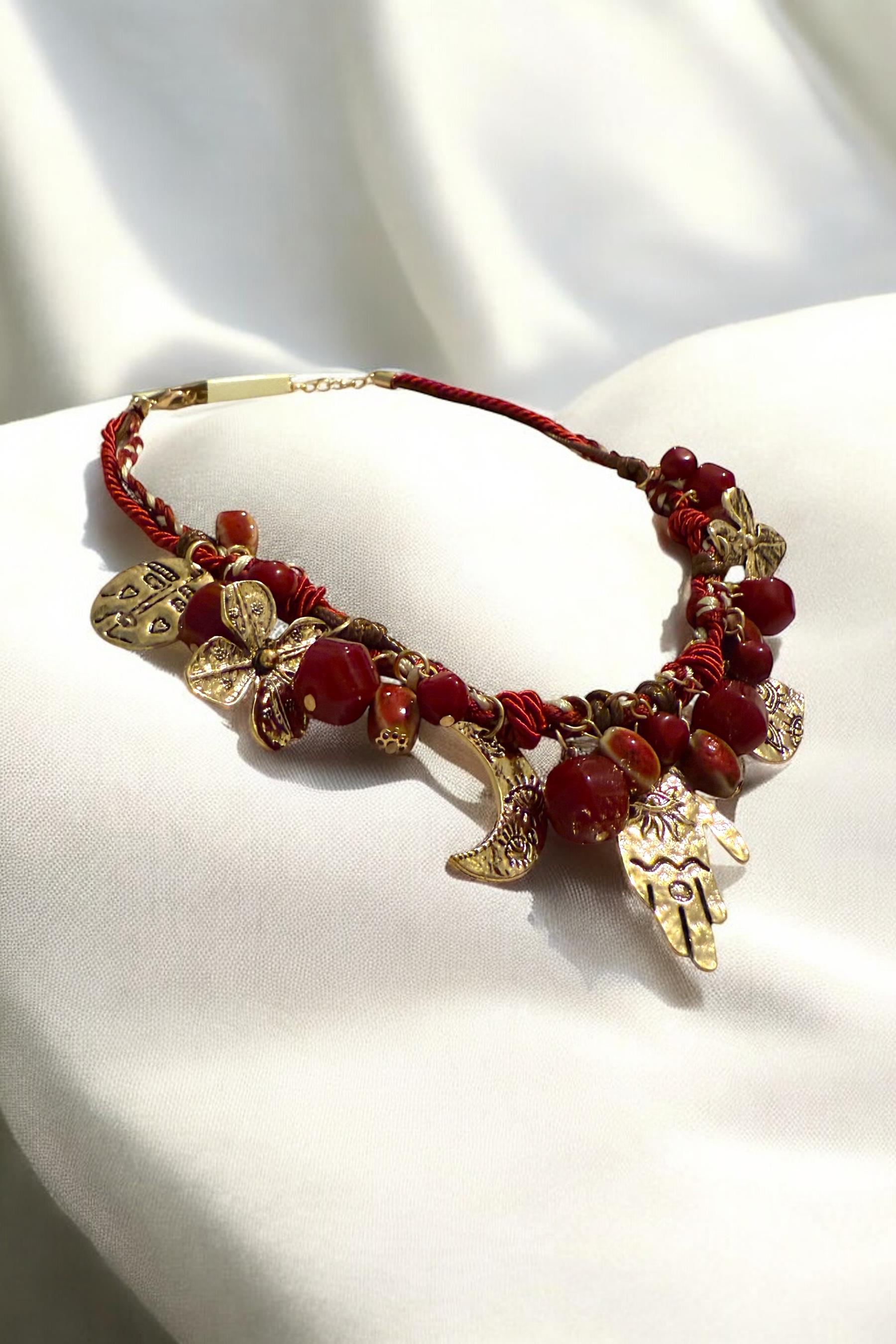 Bordo Etnik Sembollü Kadın Kolye