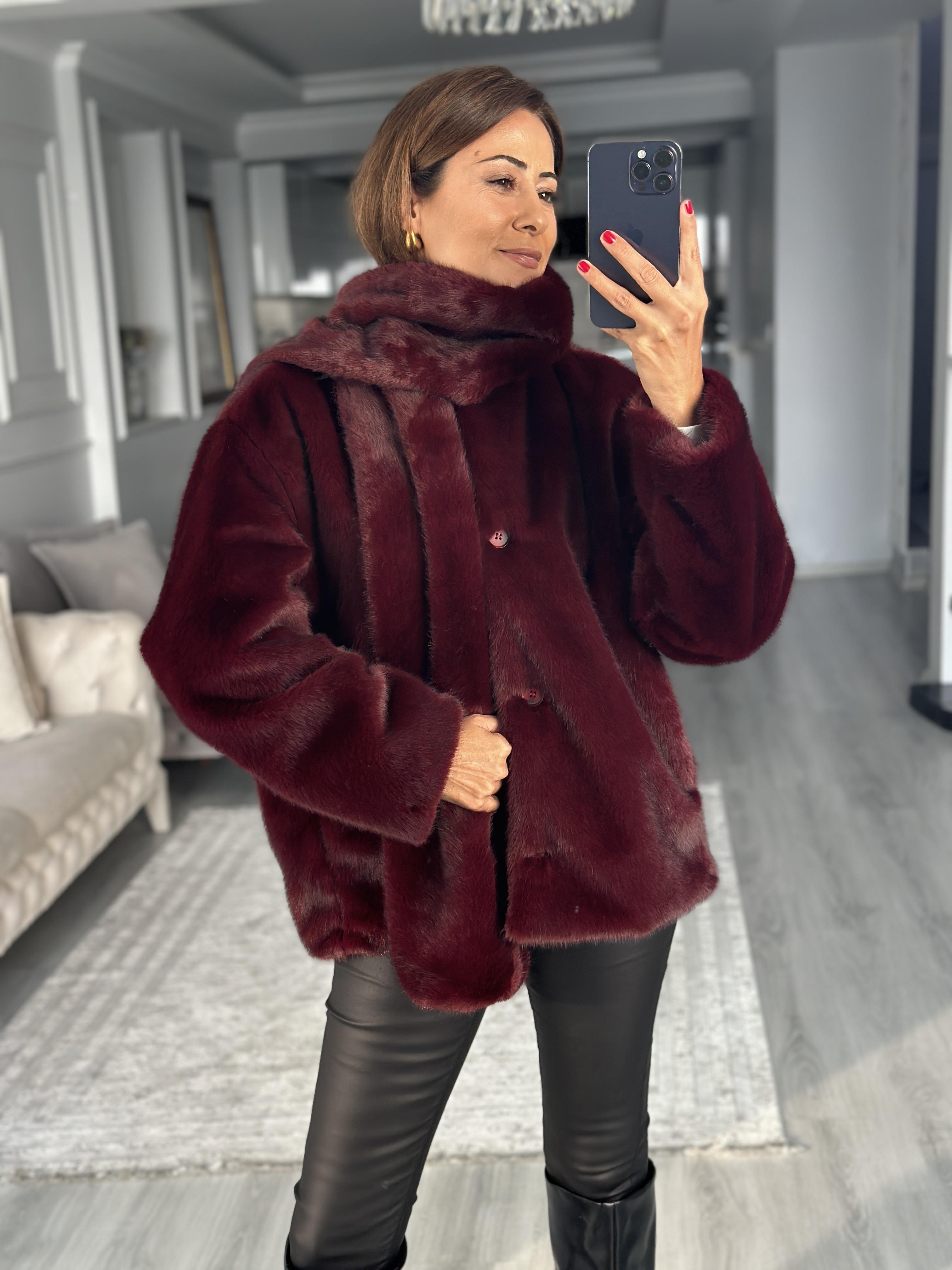 Bordo Önü Düğmeli Atkılı Kadın Kürk Mont