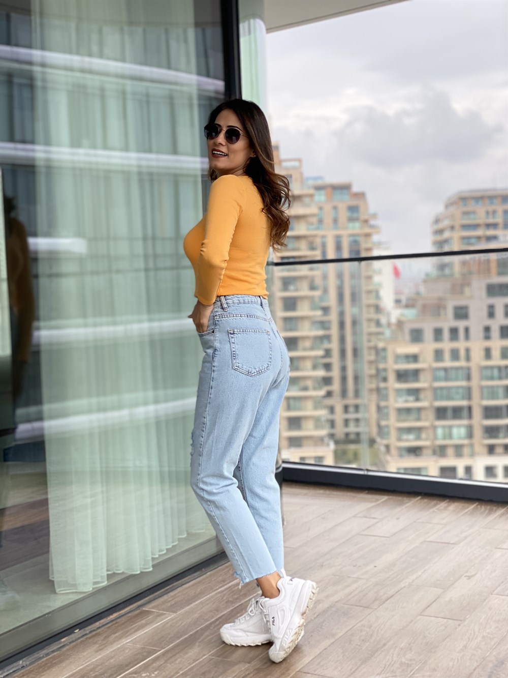 Buz Mavi  Poema Yırtık Detay Mom Jean