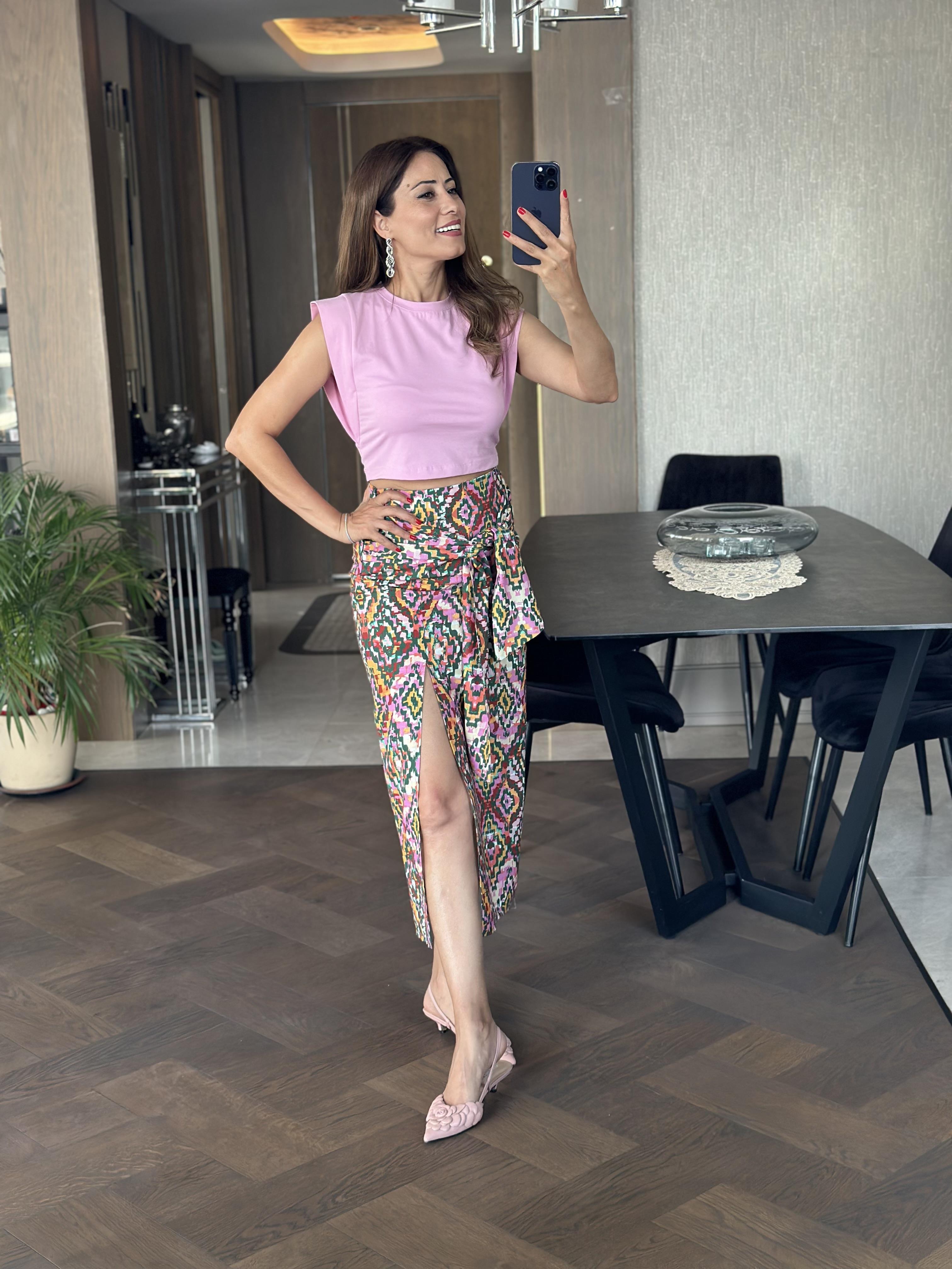 Çok Renkli Düğüm Detaylı Yırtmaçlı Midi Boy Kadın Etek