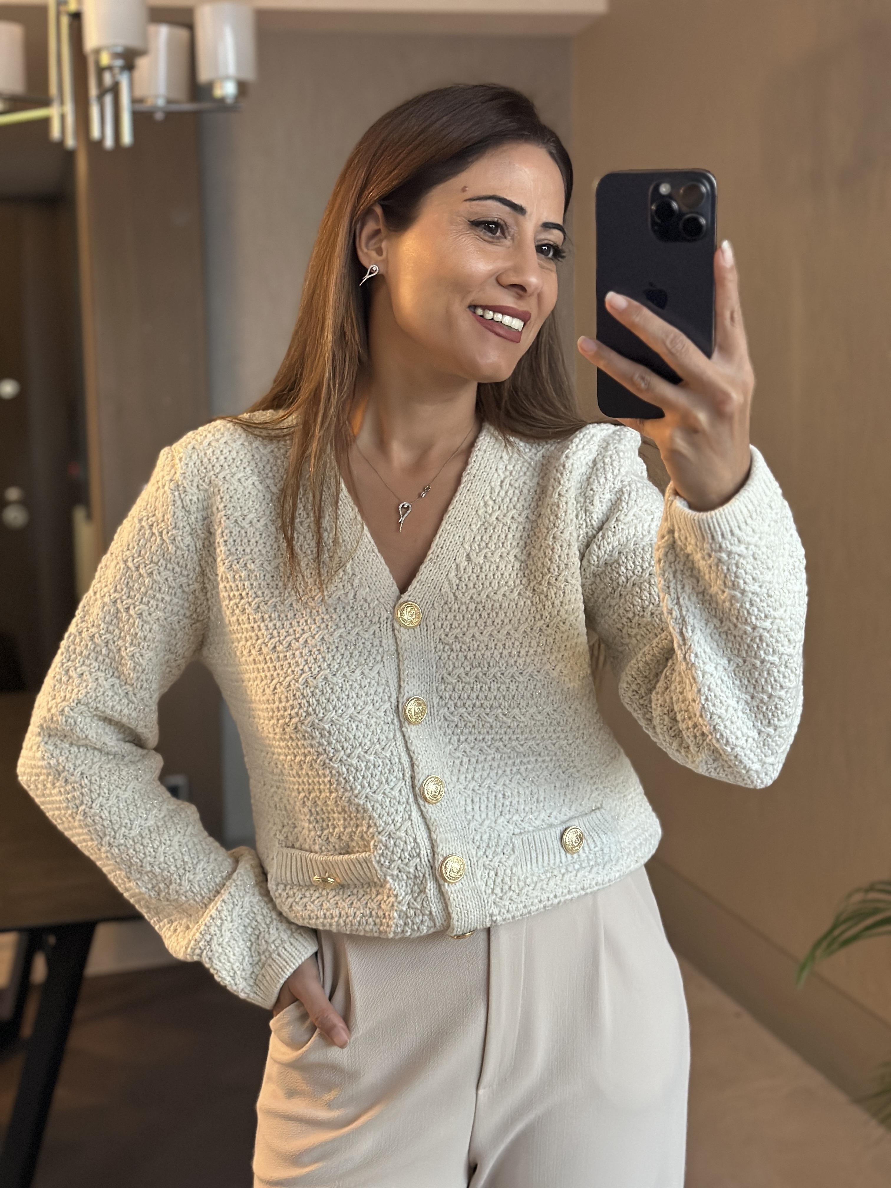 Ekru Cebi Ve Önü Düğmeli Marka Model Kadın Triko Hırka 