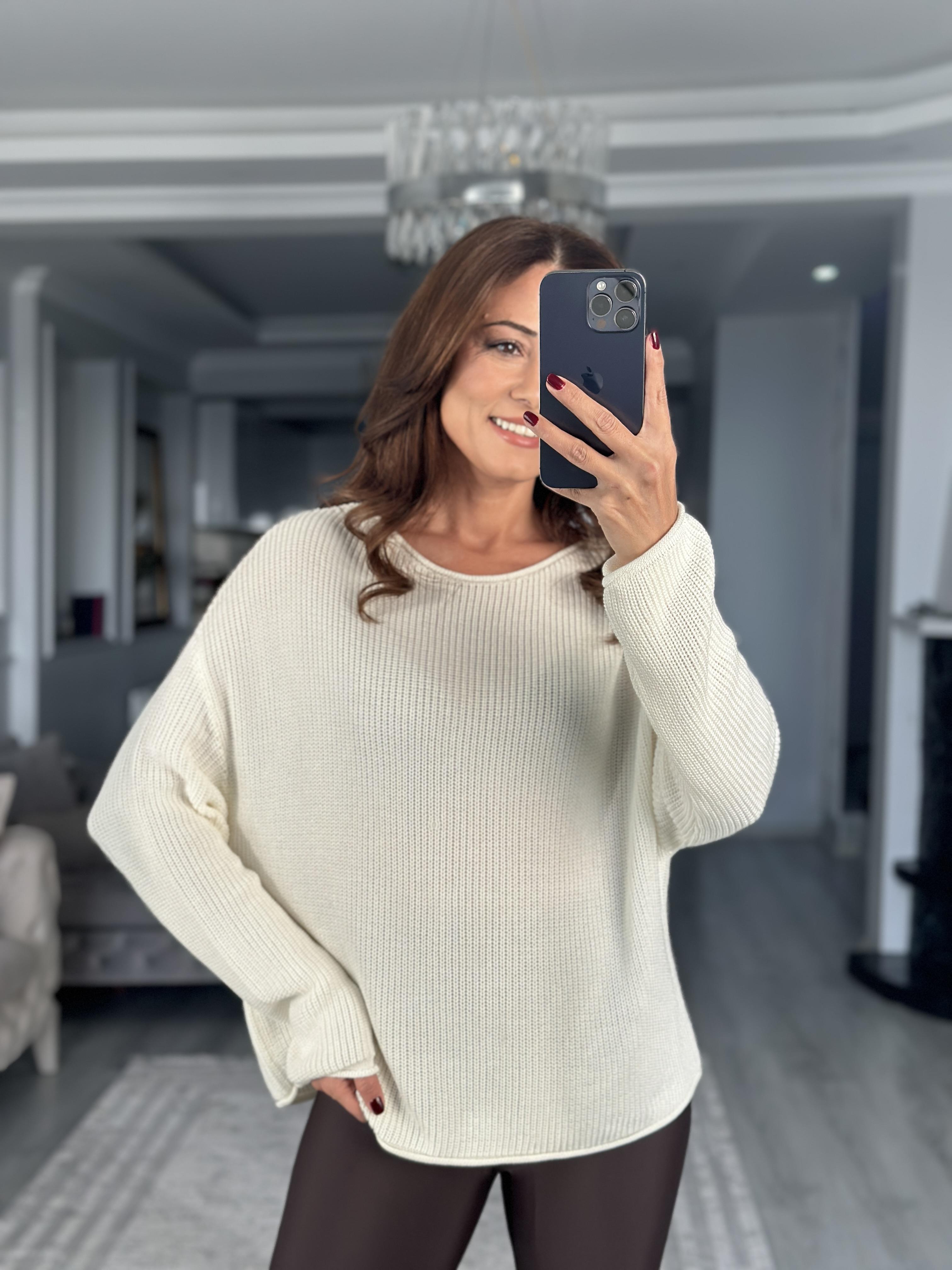 Ekru Kayık Yaka Basic Kadın Triko Kazak