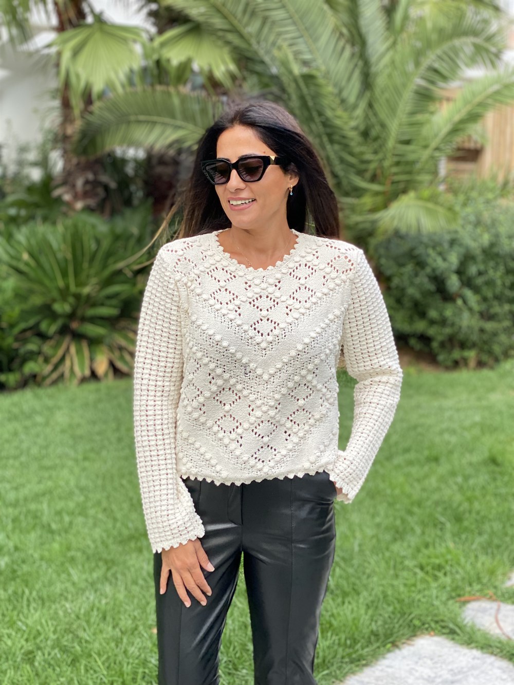 Ekru Ponpon Desen Ajurlu Triko Kadın Kazak