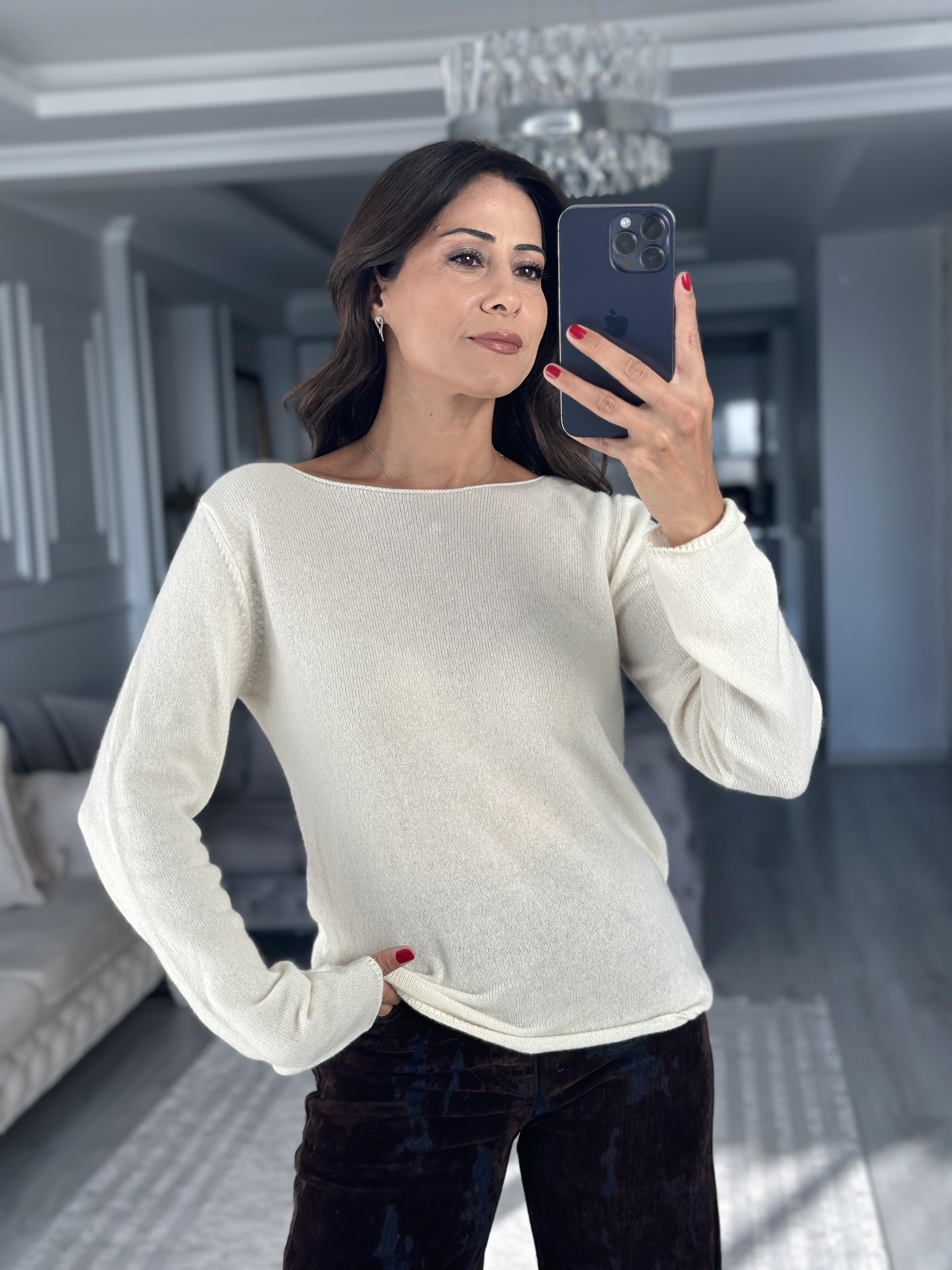 Ekru Premium Kaşmir Kayık Yaka Kadın Kazak