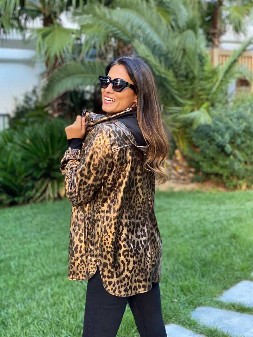 Gold Leopar Desen Kapüşonlu Lamine Kaplama Kadın Trençkot