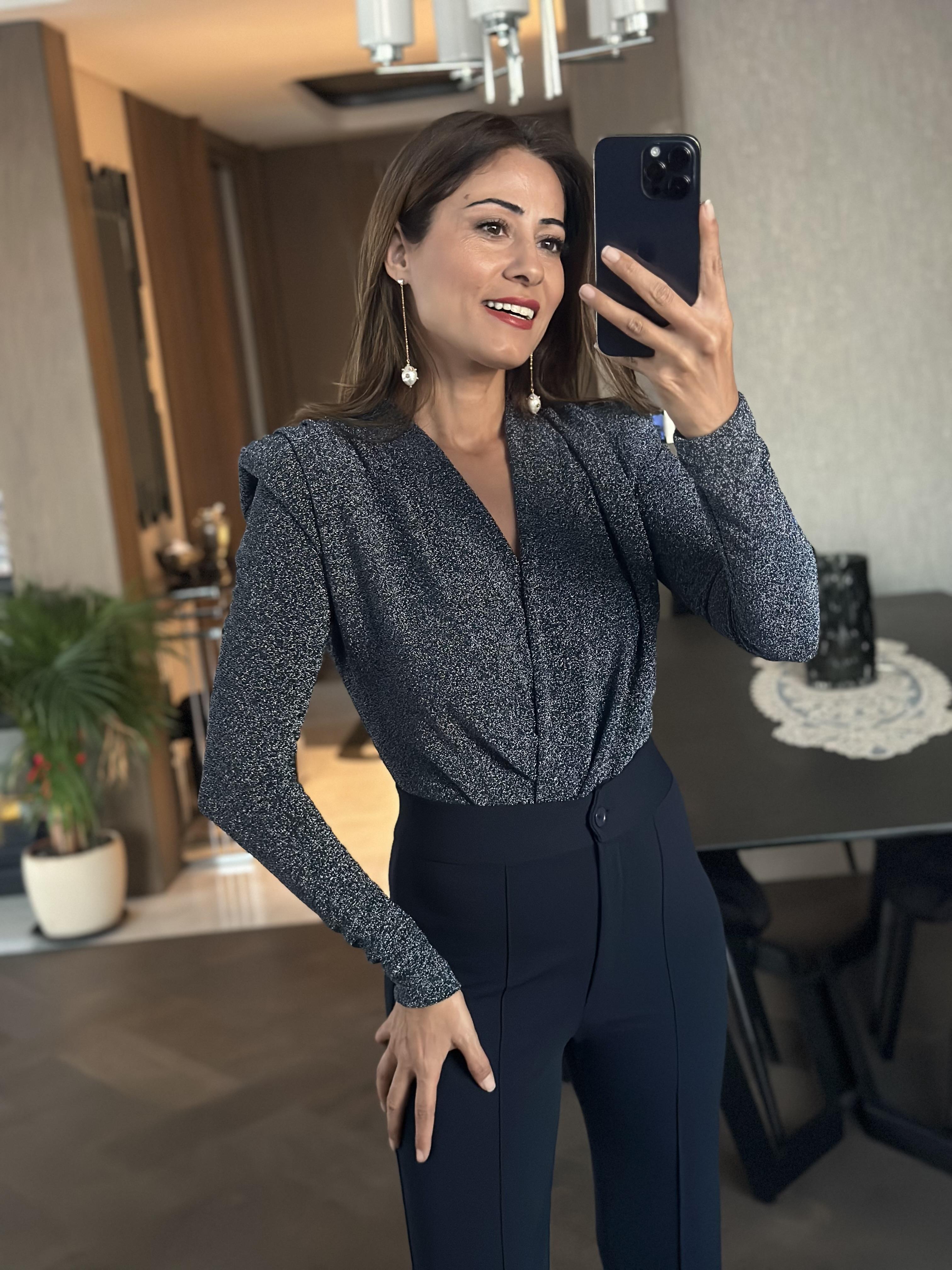 İndigo Simli Vatkalı Kruvaze Yaka Kadın BodySuit