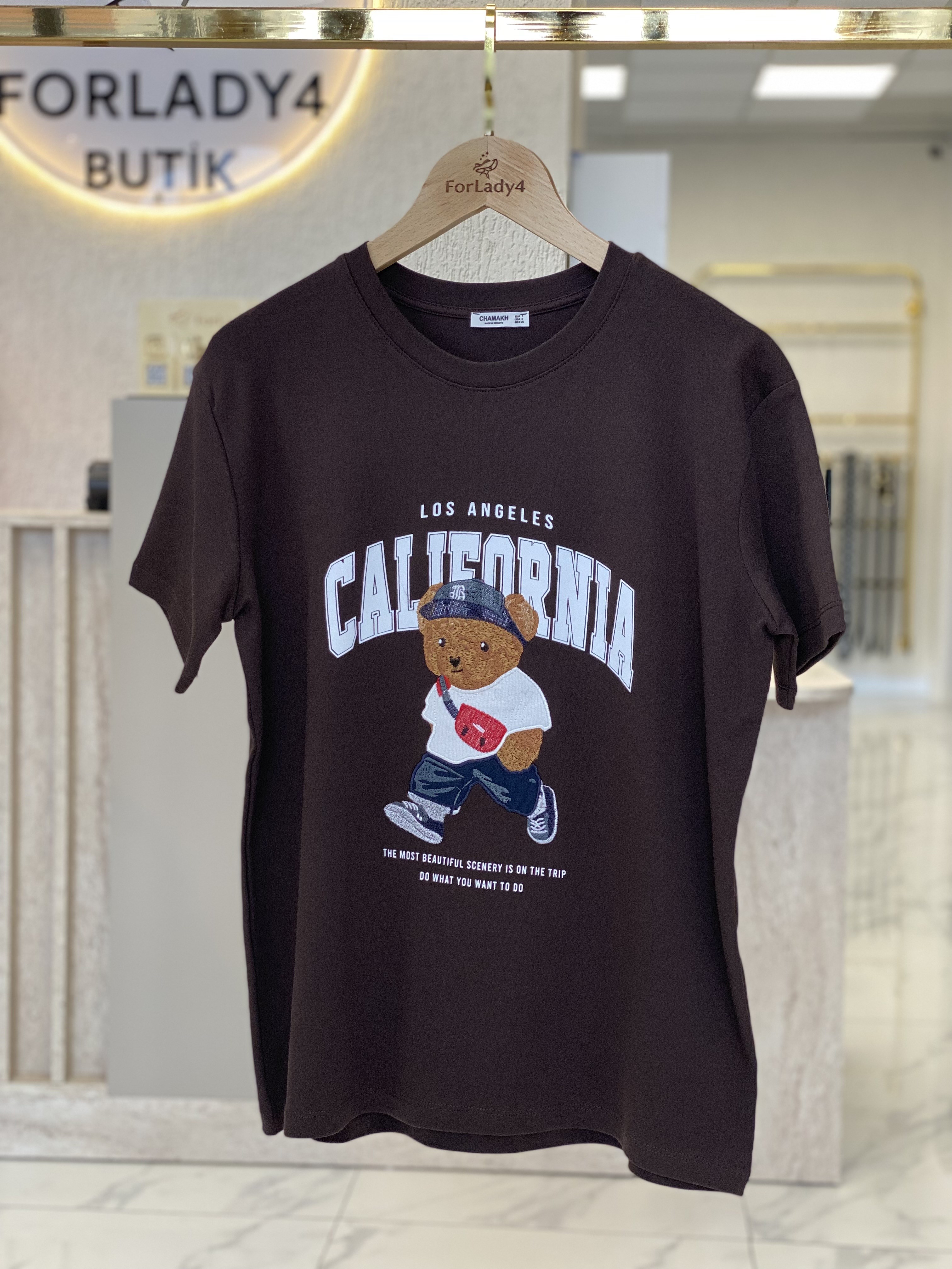 Kahverengi Ayıcık Nakışlı Bisiklet Yaka Kadın T-Shirt