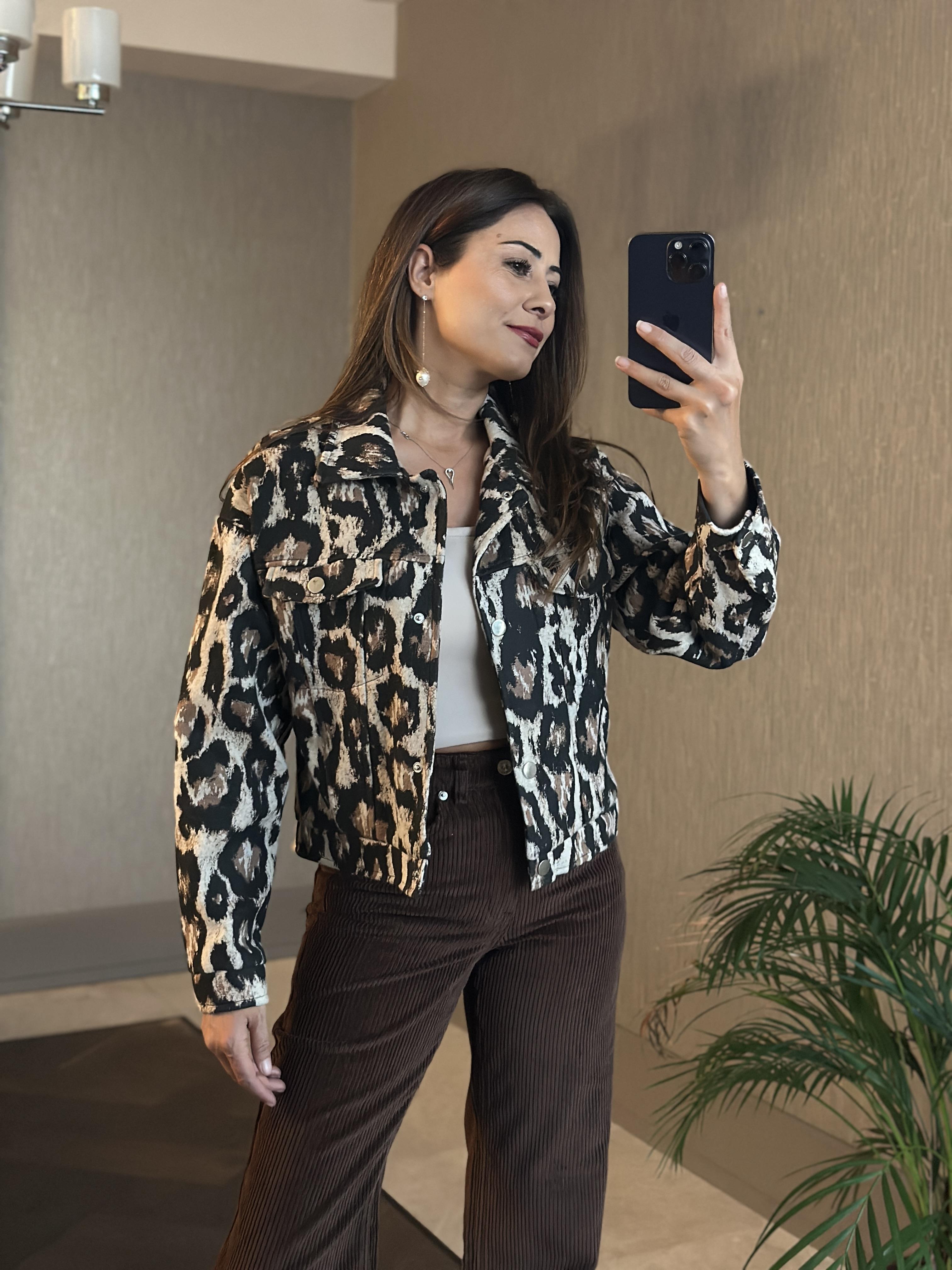 Kahverengi Siyah Leopar Desenli Çıtçıt Düğmeli Kadın Kaşe Ceket