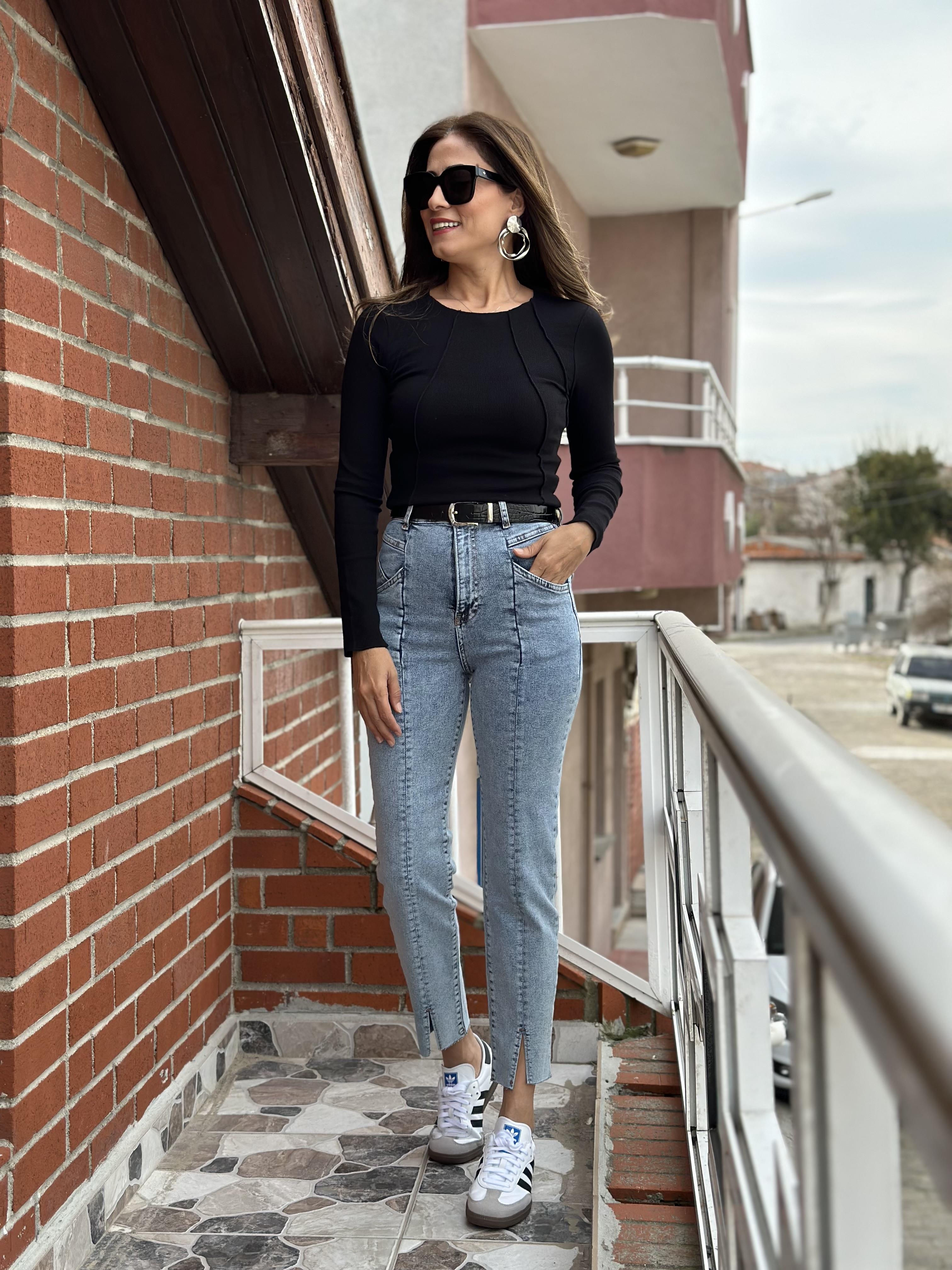 Kar Yıkama Önü Dikiş Detay Kesik Paça Mom Slim Fit Kadın Jean  Pantolon