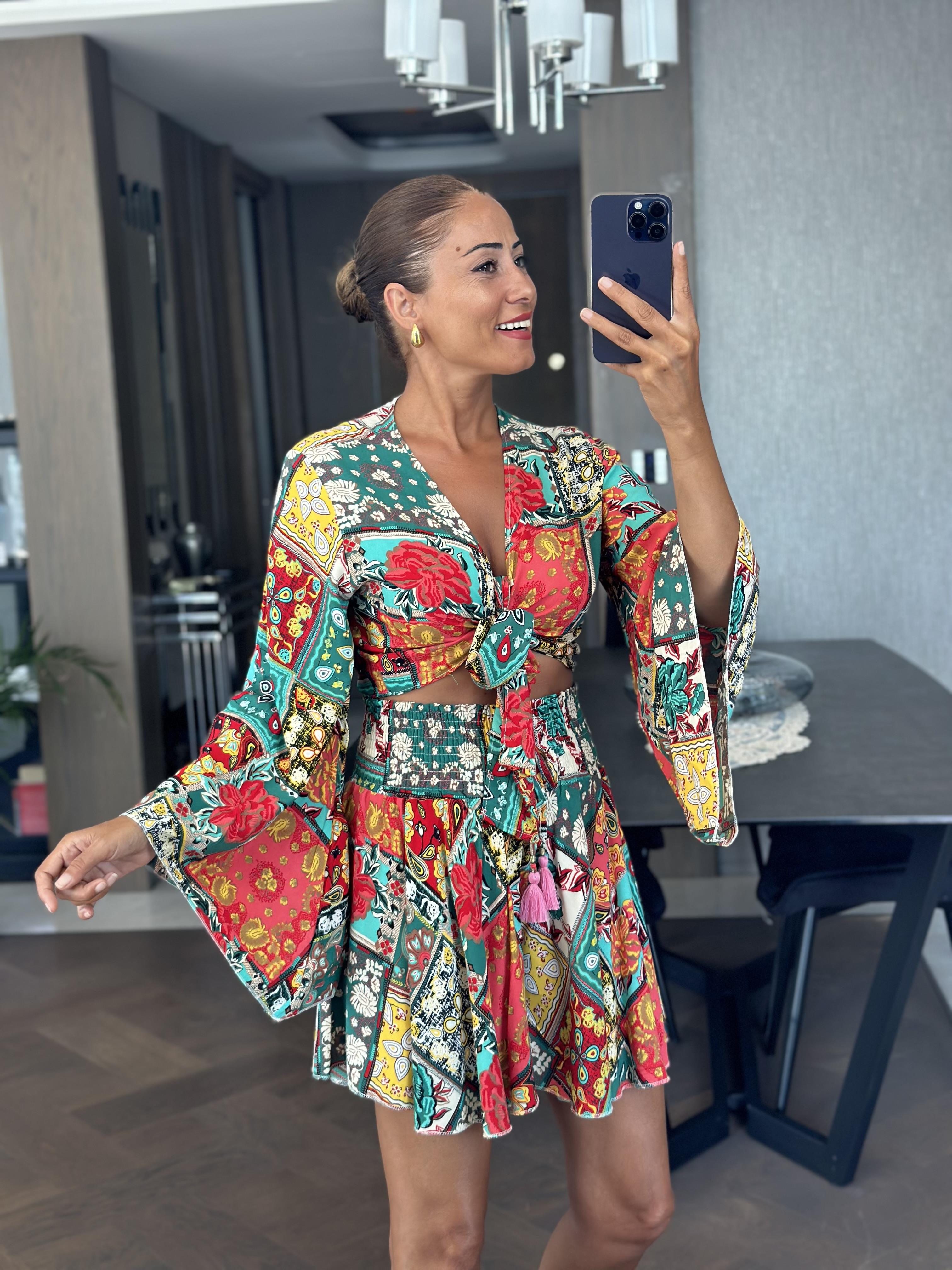 Kırmızı Desenli Bağlamalı Geniş Kol Bluz Şort Kadın Alt Üst Takım