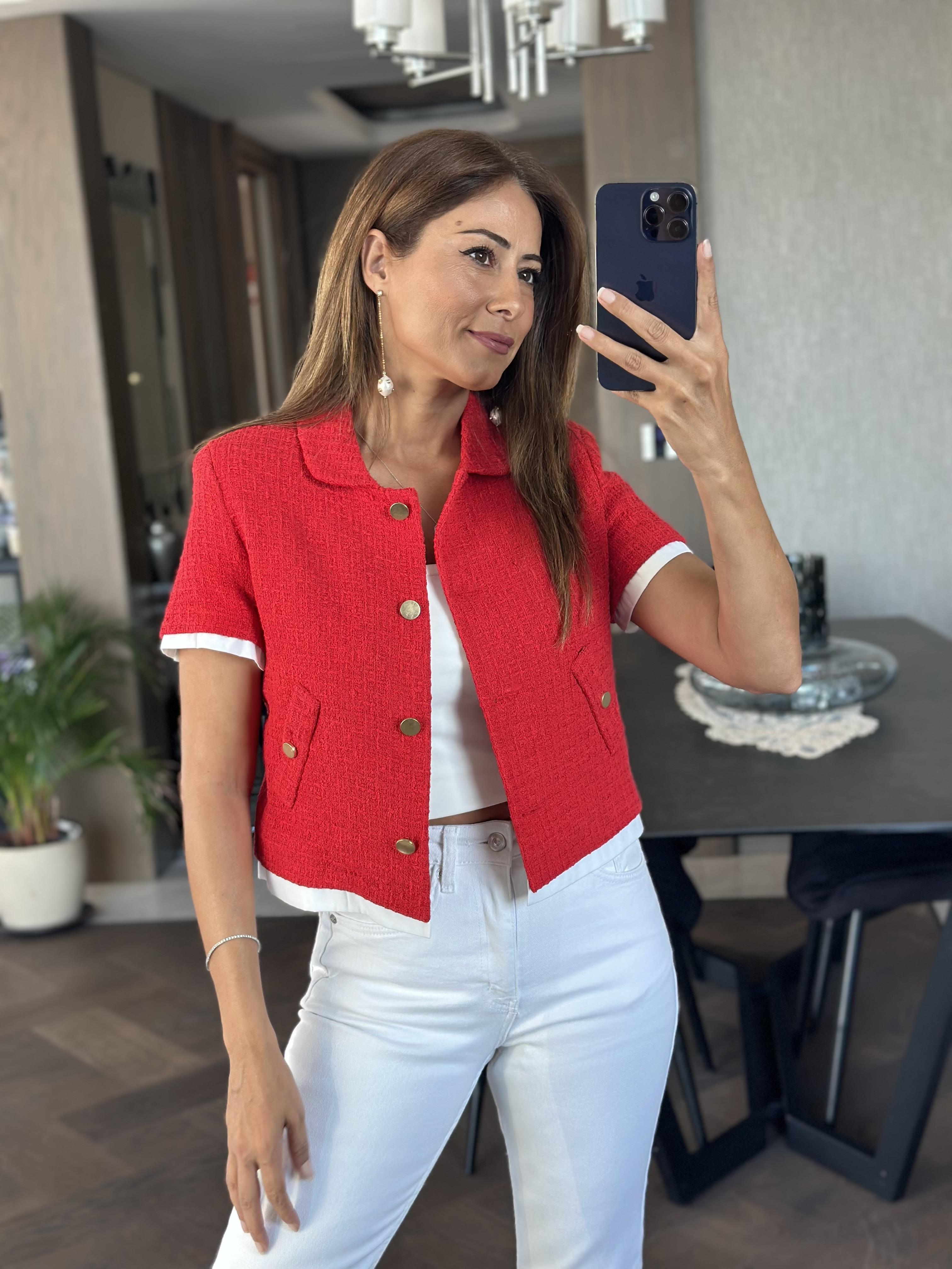 Kırmızı Tüvit Vatkalı Kolu Ve Eteği Beyaz Şerit Detay Kısa Kol Kadın Ceket