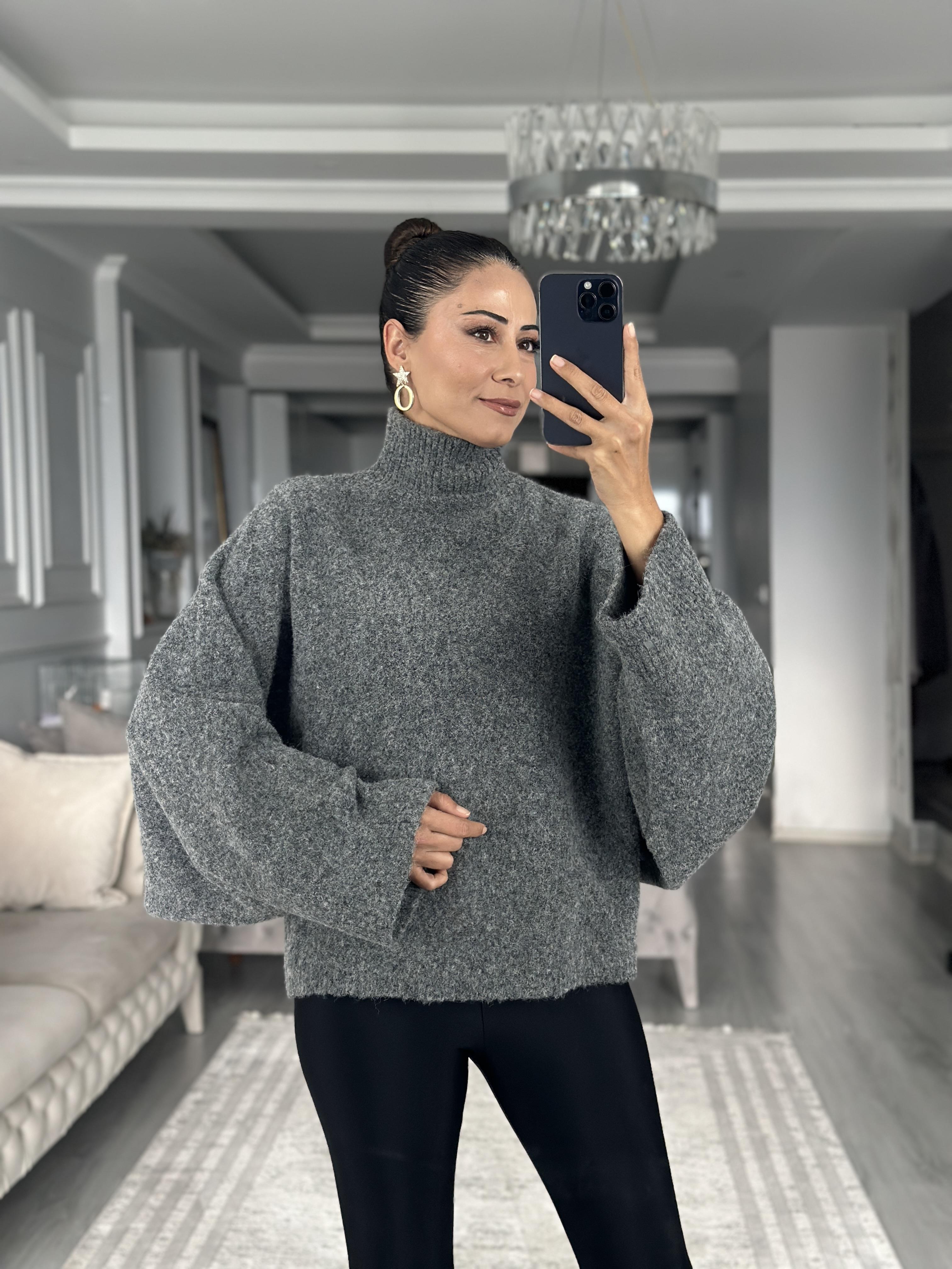 Koyu Füme Yarasa Kol Yumuşak Dokulu Kadın Triko Kazak