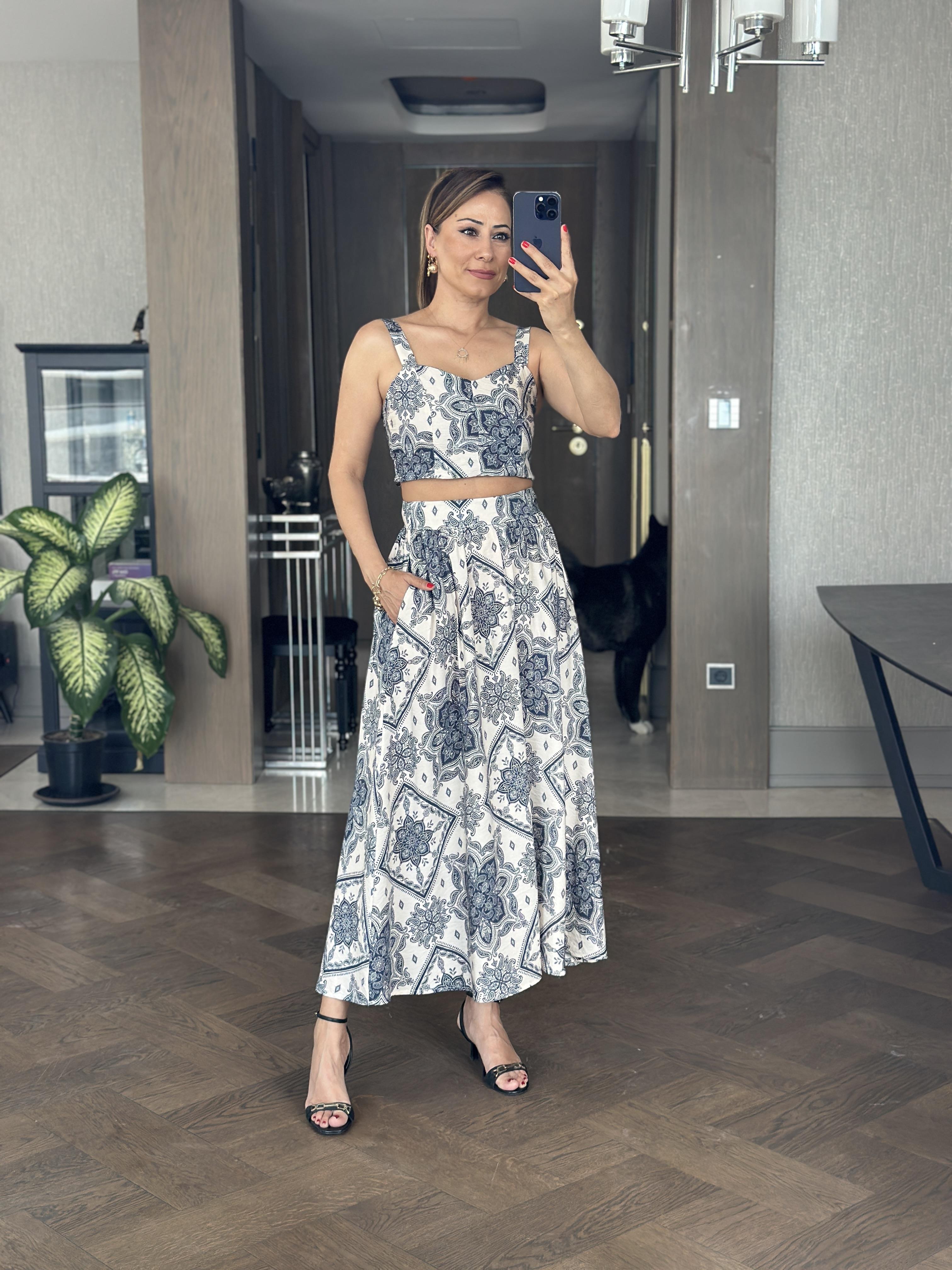 Lacivert Beyaz Desenli Arkası Gipeli Crop Bluz Etek Kadın Takım