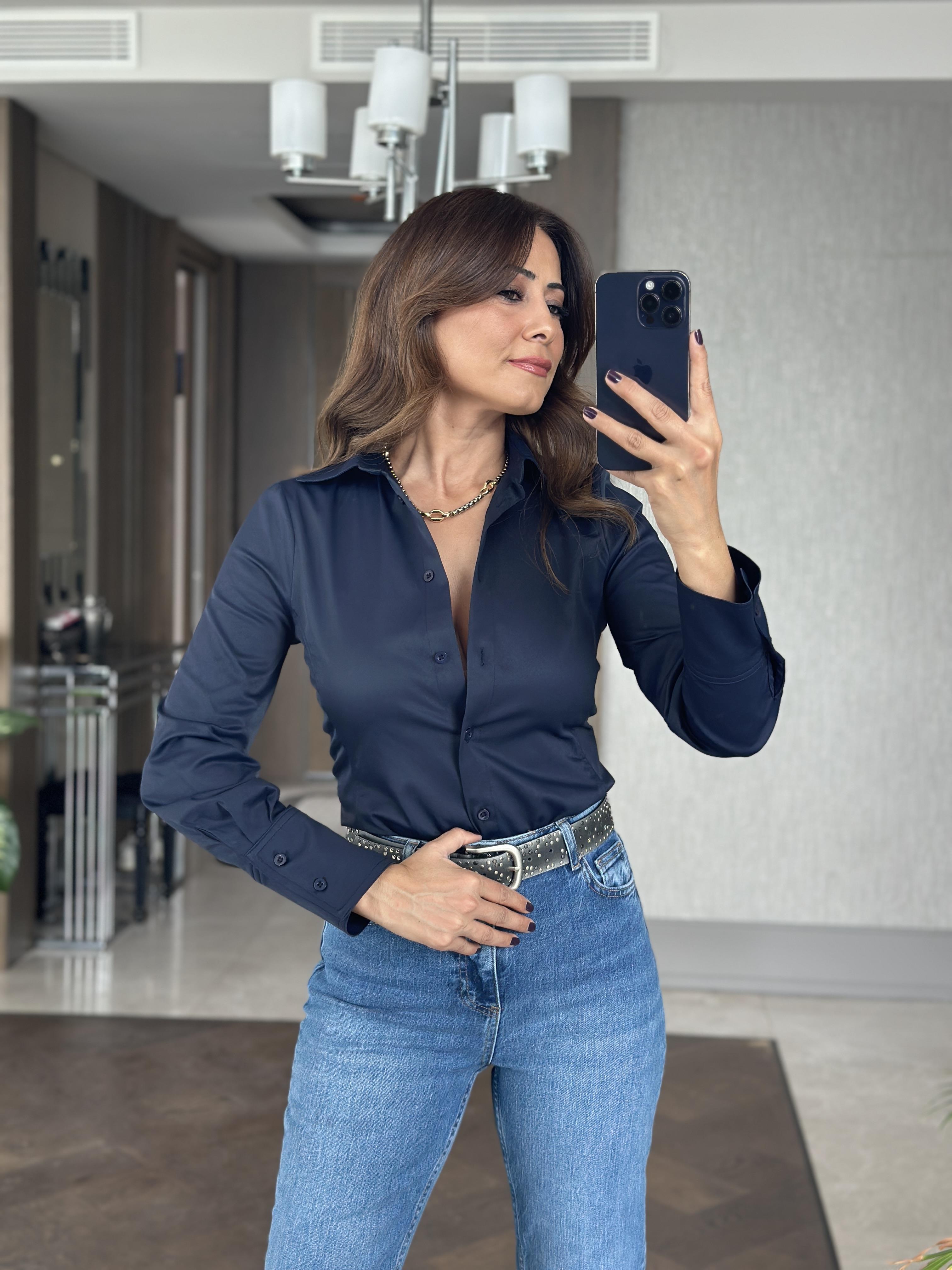 Lacivert Karol Dikiş Detaylı Klasik Slim Fit Kadın Gömlek