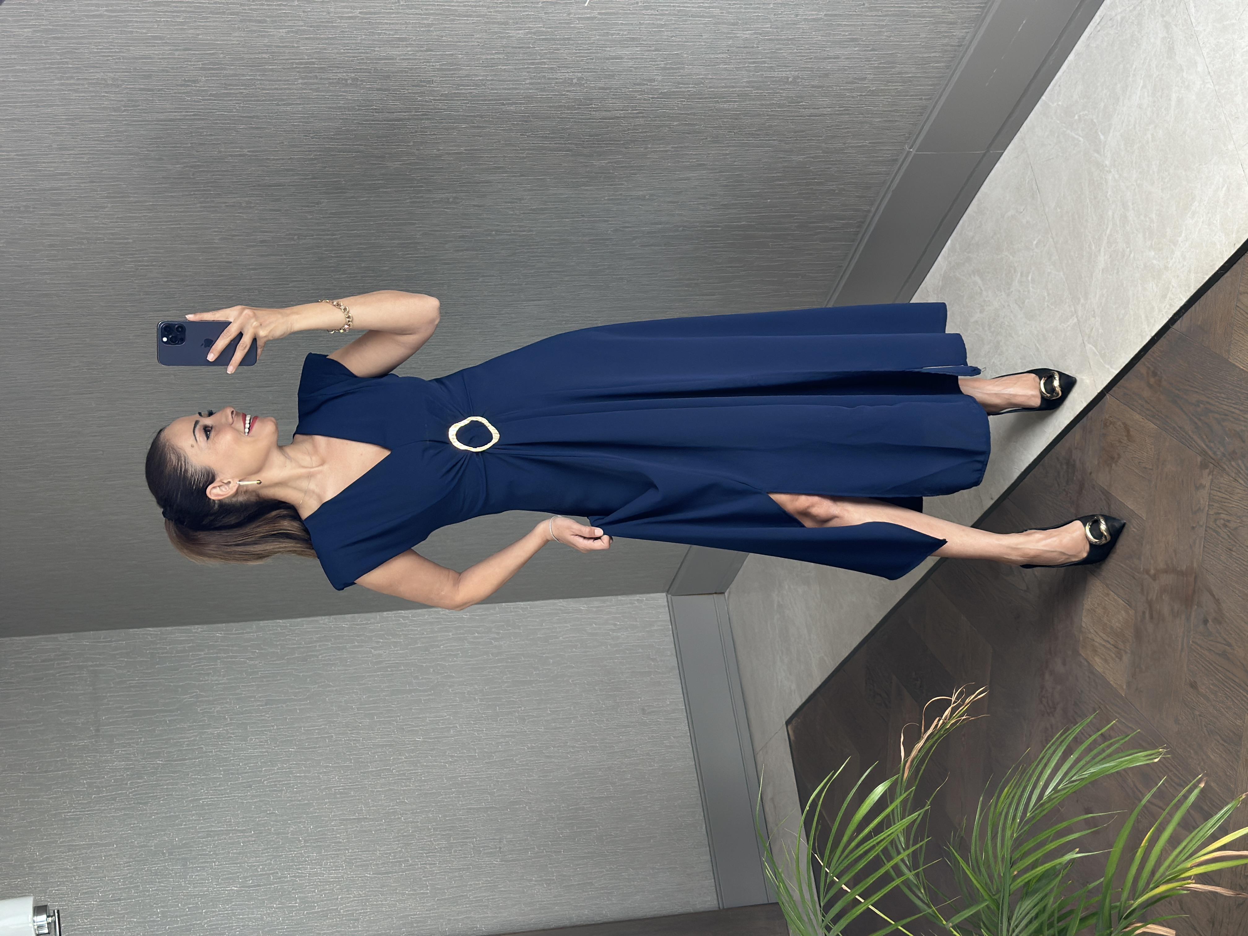 Lacivert Vatkalı V Yaka Önü Tokalı Kadın Midiboy Elbise