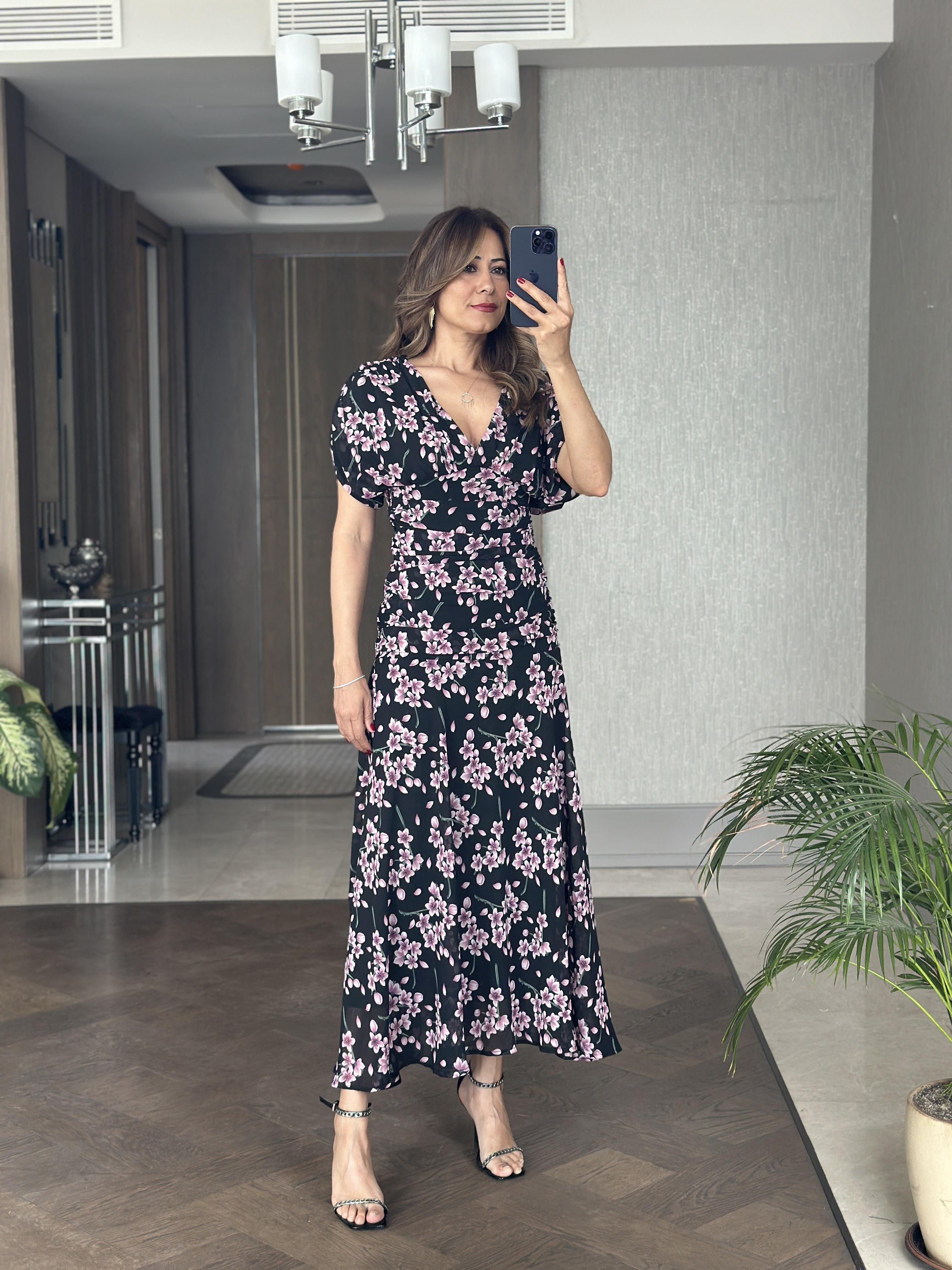 Lila Çiçek Desenli V Yaka Bel Detay Maksi Boy Kadın Elbise 