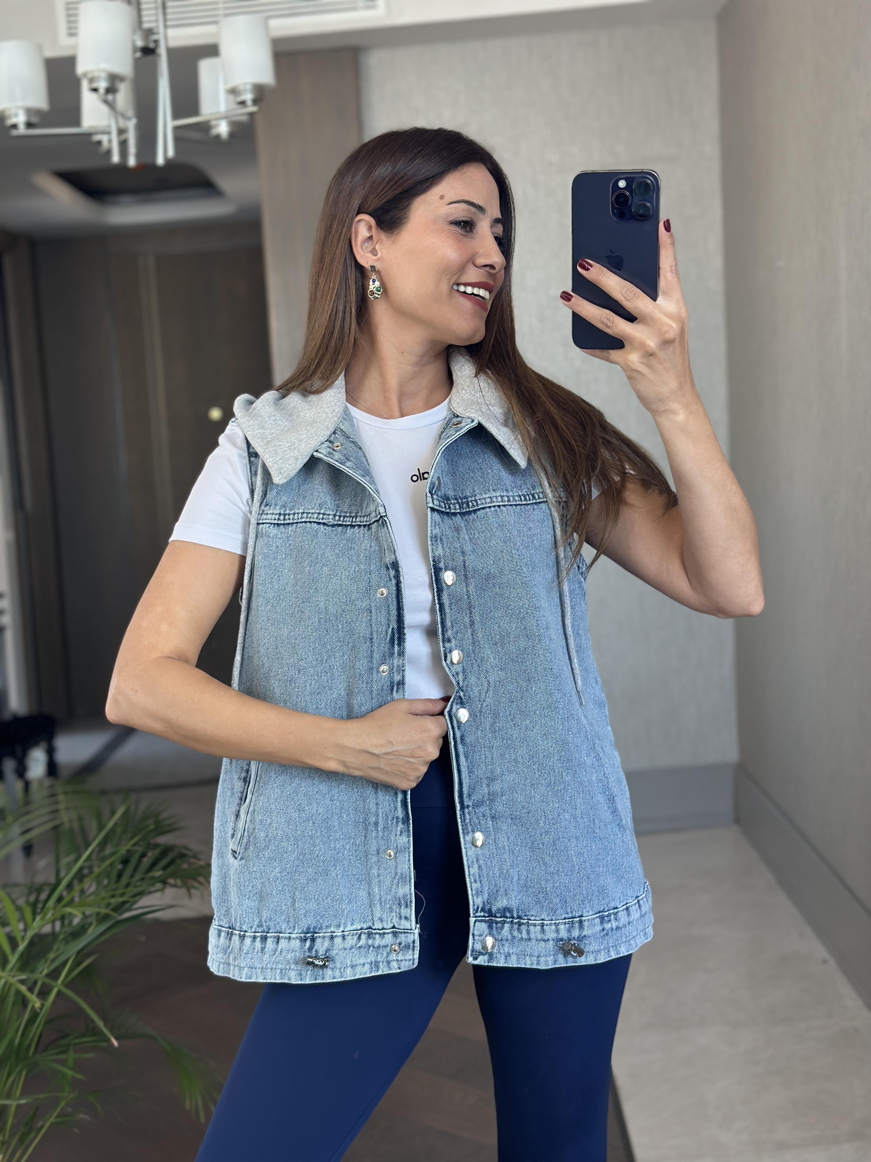 Mavi Gri Kapüşonlu Ayarlanabilir Lastikli Kadın Jean Yelek