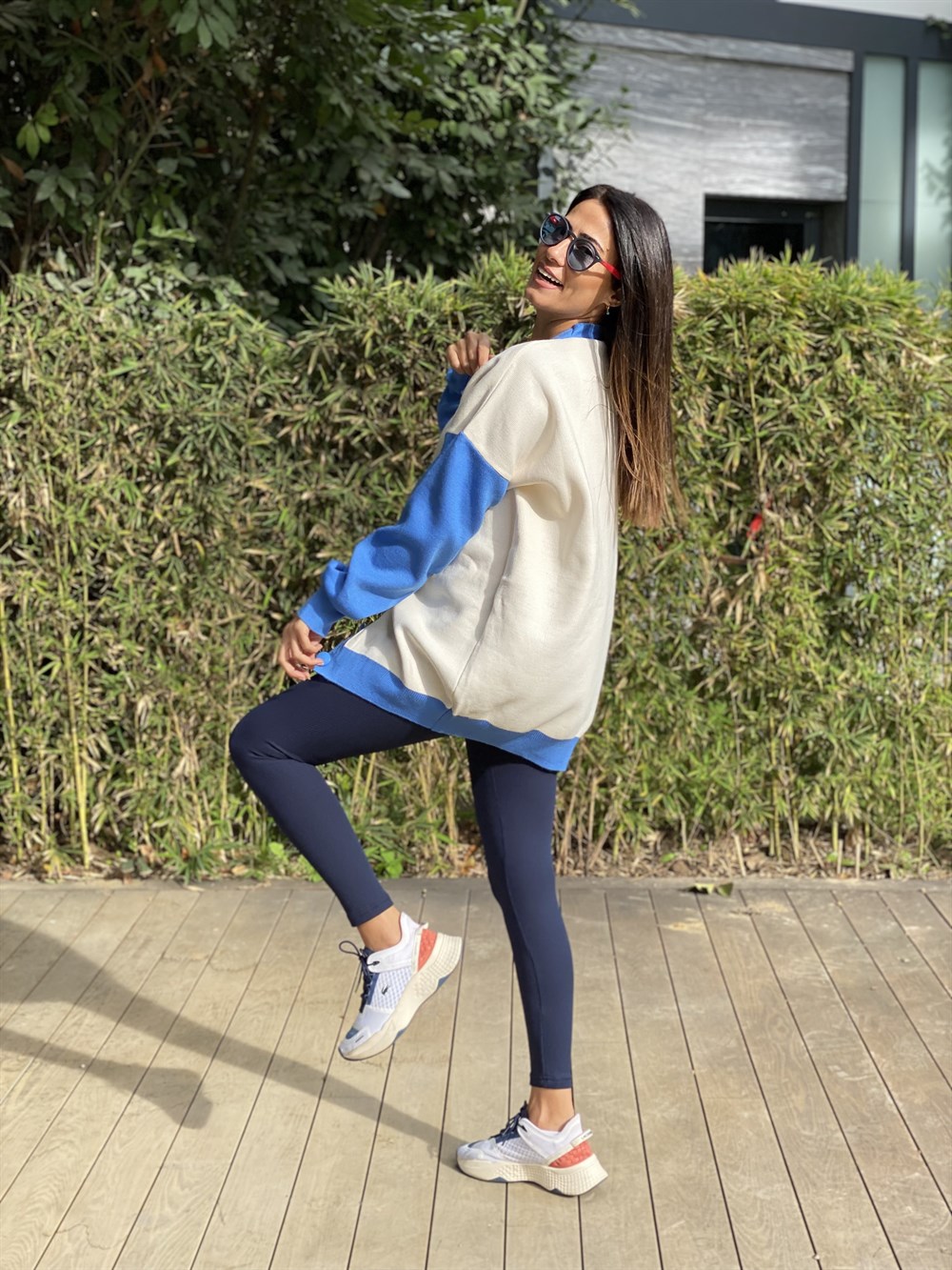 Mavi Şerit Detaylı Düğmeli Kadın Hırka