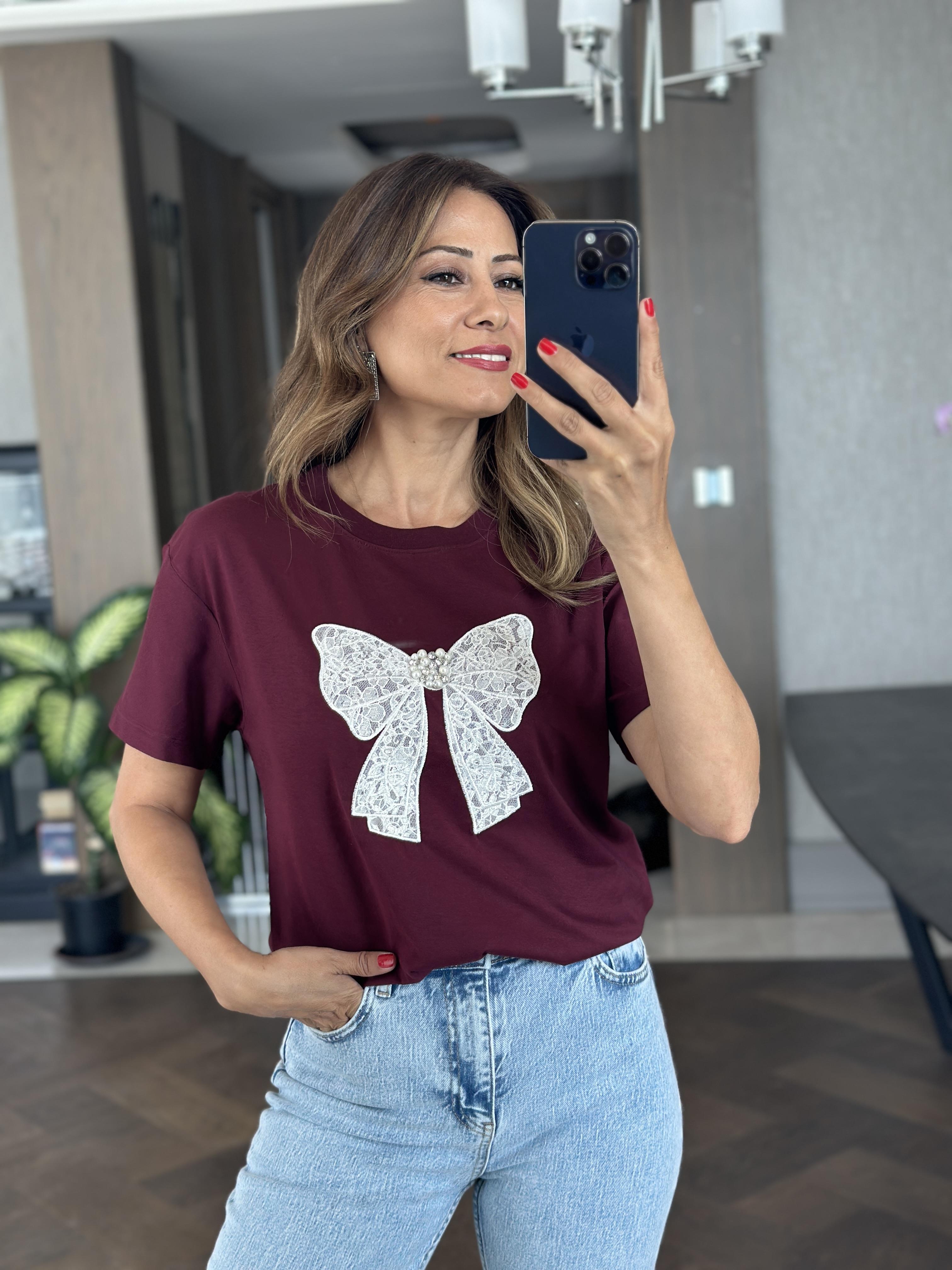 Mürdüm Kurdele Taşlı Bisiklet Yaka Kadın T-Shirt