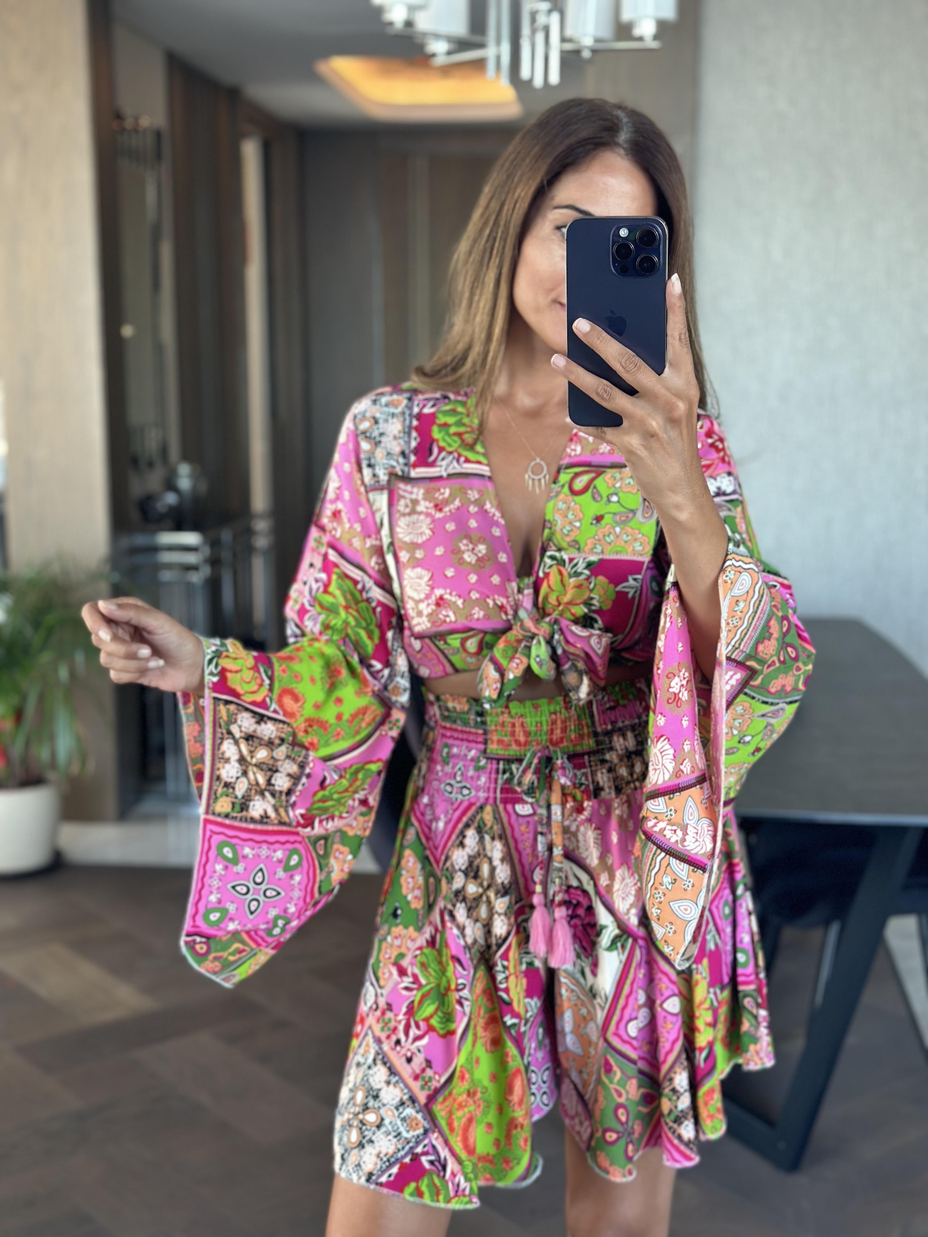 Pembe Desenli Bağlamalı Geniş Kol Bluz Şort Kadın Alt Üst Takım