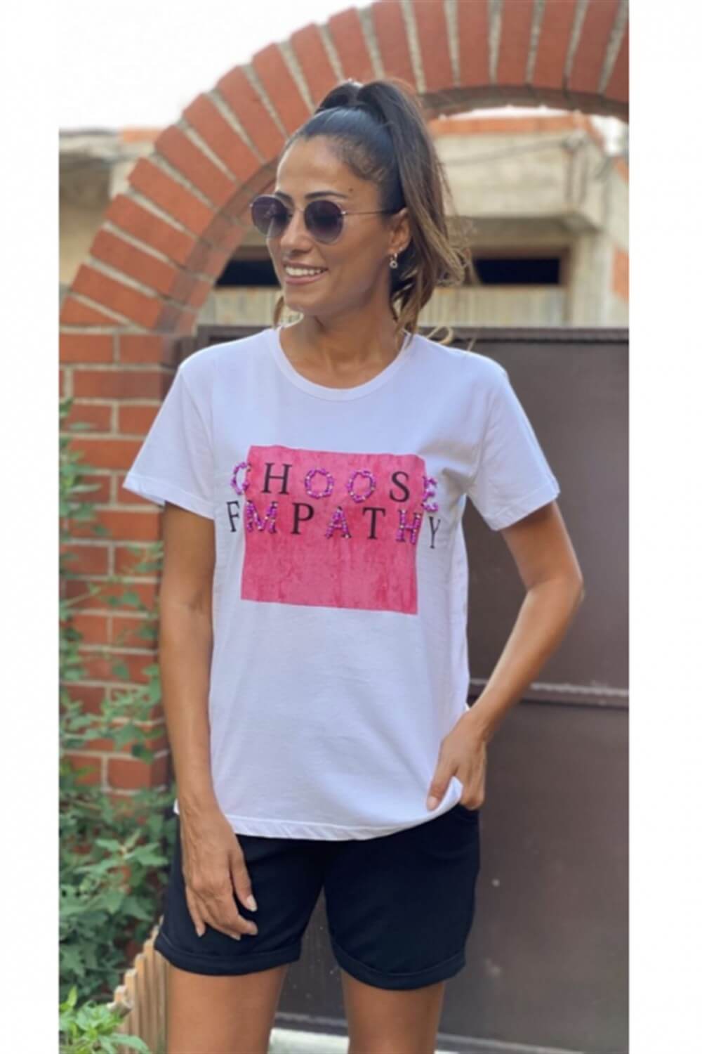 Pembe Empathy T-Shirt