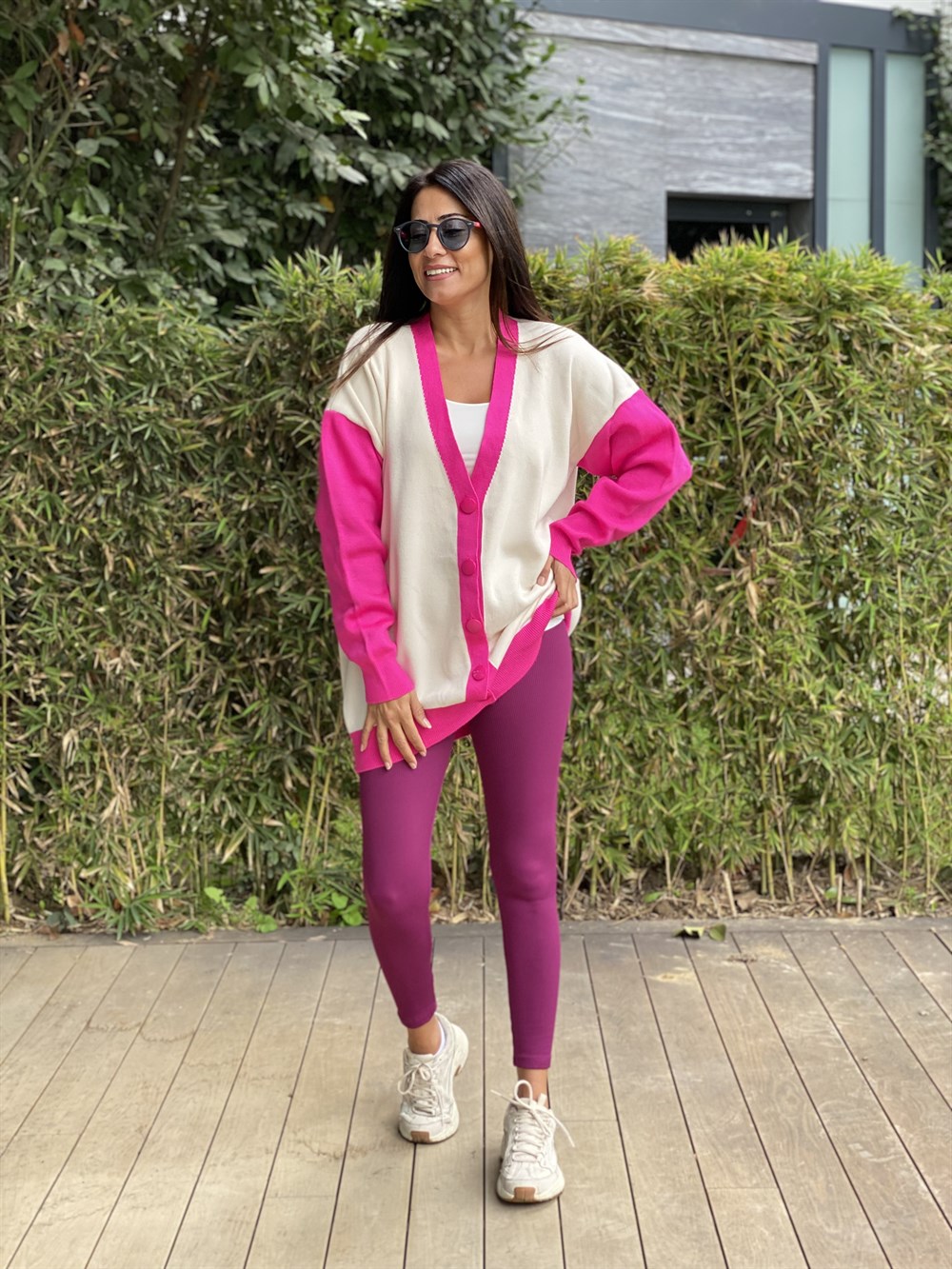 Pembe Şerit Detaylı Düğmeli Kadın Hırka